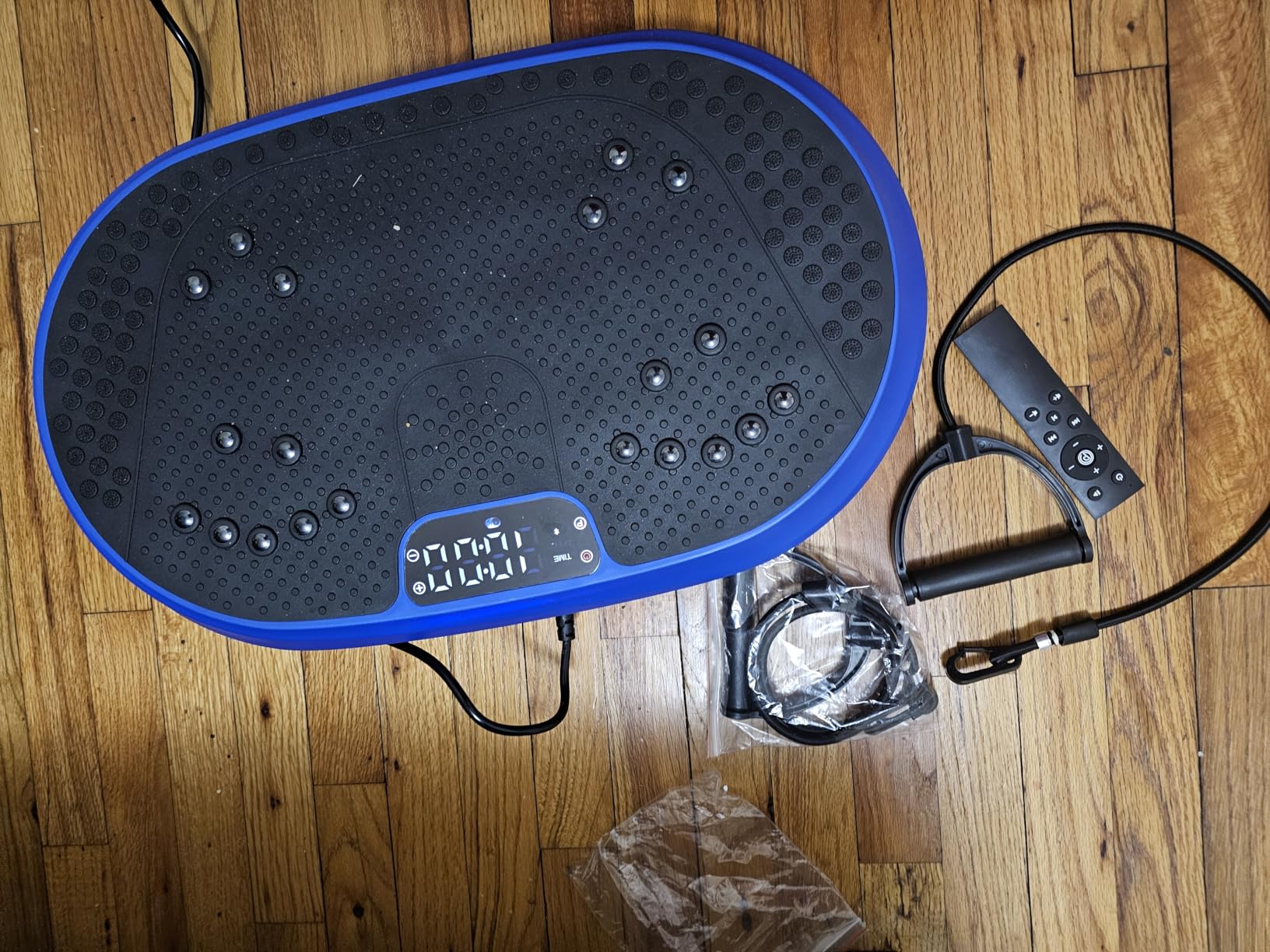Vibration Plate Exercise Machine, Vibrating Fitness Platform for Lymphatic Drainage, Full Body Shaker Workout Equipment, Bluetooth Power Shaping Vibrate Plate, Board Sport for Home Exercise Gym, Blue customer photo 2