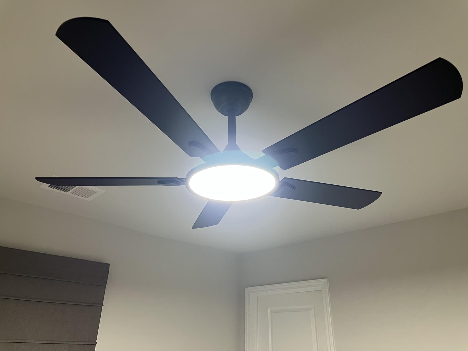 OJX Ceiling Fans with Lights, 52 inch Ceiling fan with Light and Remote/APP Control, 3CCT, Quiet DC Reversible, Dimmable, Modern Ceiling Fan for Bedroom, Living Room, Kitchen, Indoor/Outdoor Use customer photo 2