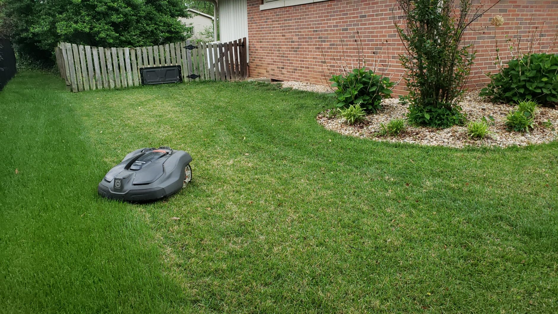 Husqvarna 420iQ Automower Robotic Mower, 1 Acre Mowing Capacity, Wire Free Robot Lawn Mower with Charging Station, RS1 EPOS Reference Station and Replacement Blades customer photo 2