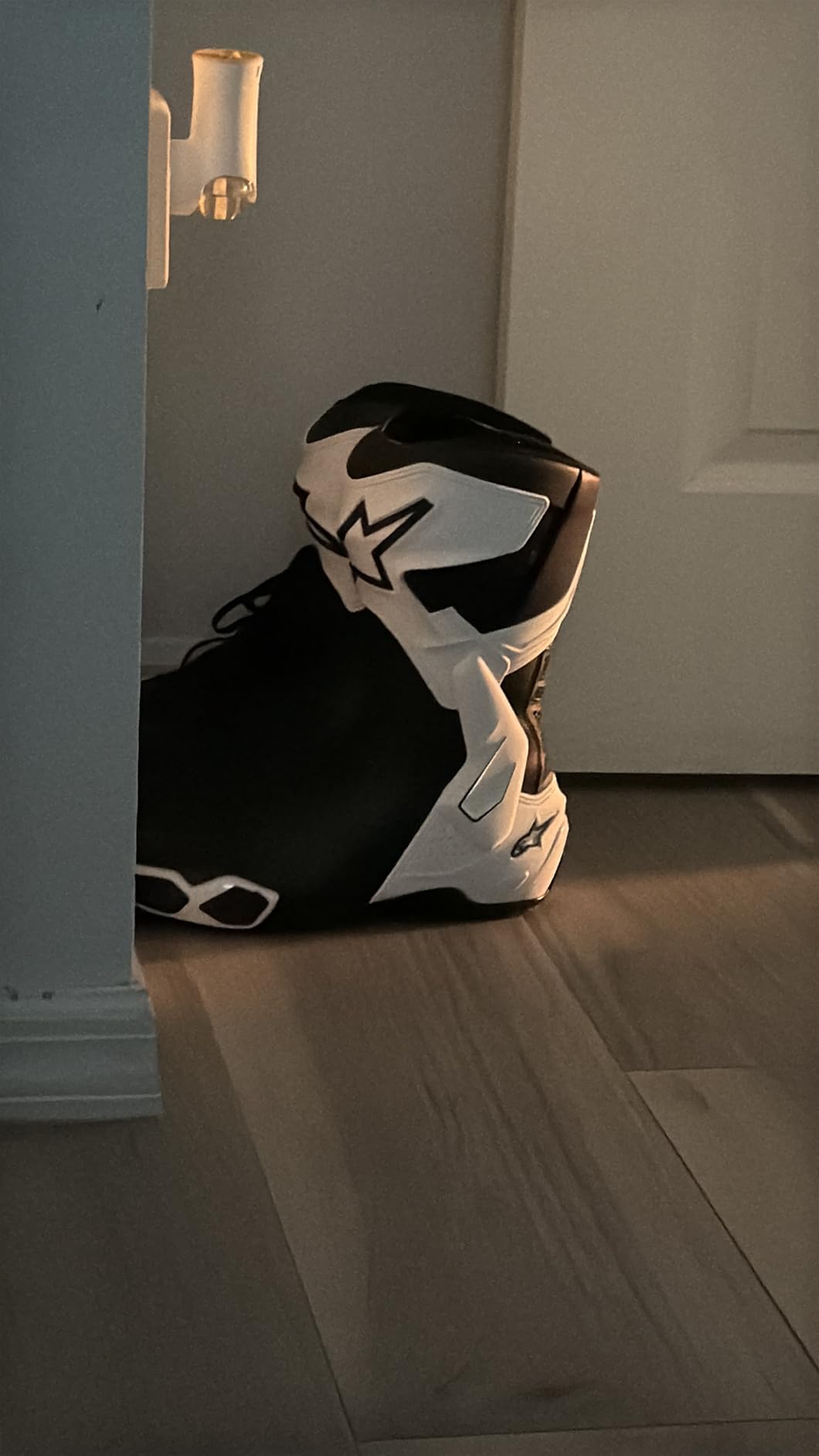 Alpinestars SMX-6 v3 Vented Motorcycle Boots, Advanced Ventilation, Superior Grip, Durable Design, High-Performance Comfort customer photo 1