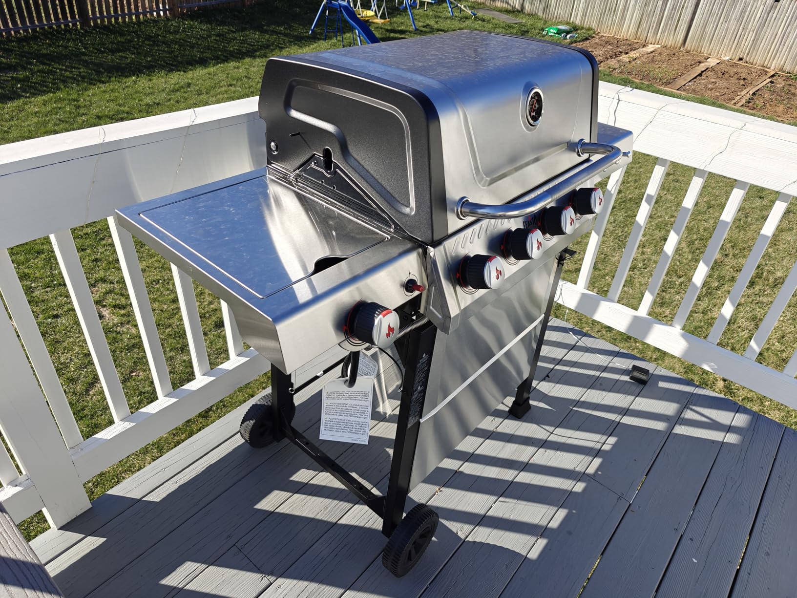 4 Burner Gas Grill, 36,000 BTU Outdoor BBQ Grill with Side Table for Outdoor Cooking & Backyard Barbecue, Premium Enameled Coated Chamber Body with Porcelain-Enameled Grates, Black customer photo 1