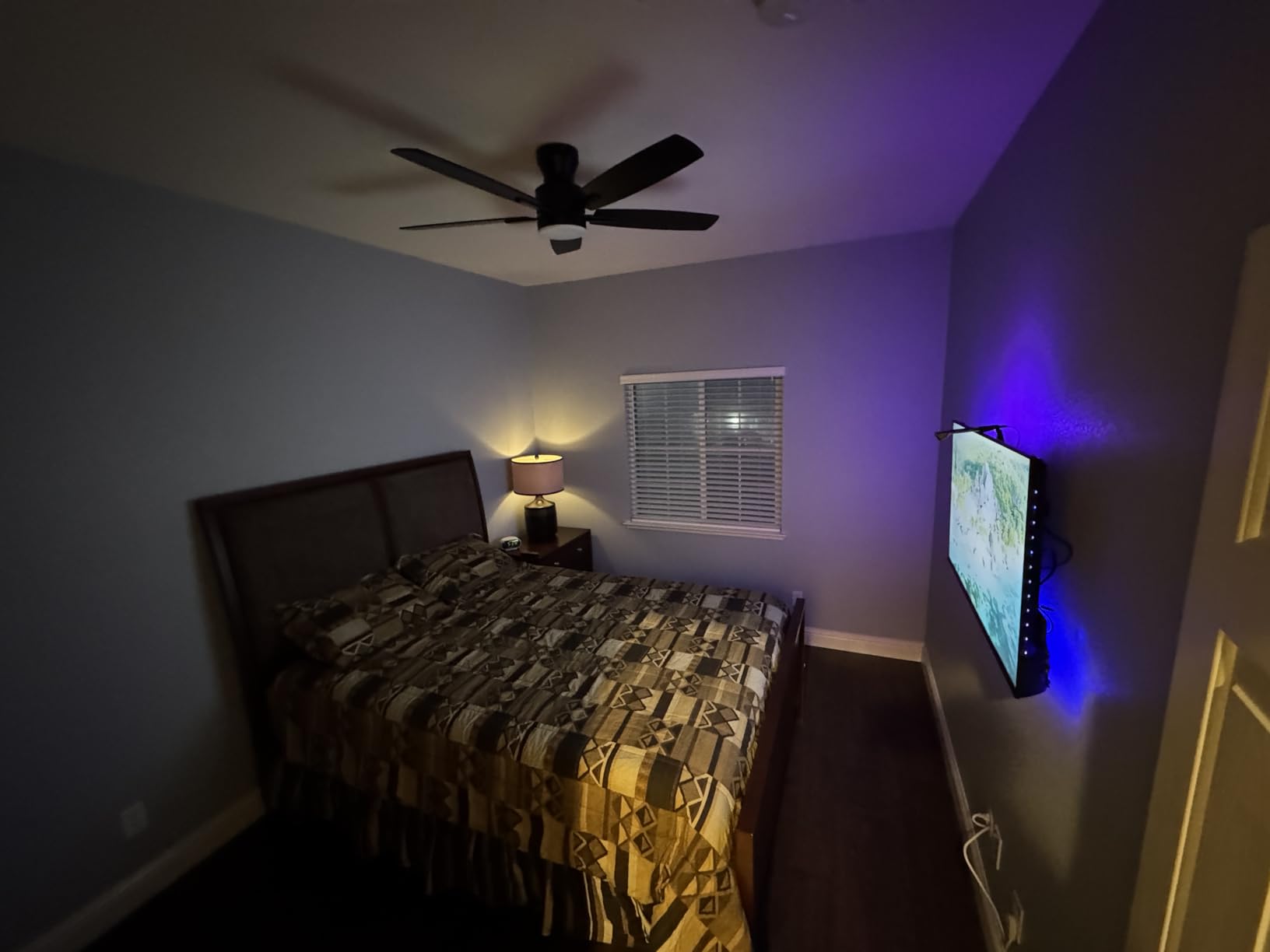 Ohniyou 52'' Low Profile Ceiling Fan with Lights, Remote/APP Control, Black customer photo 1