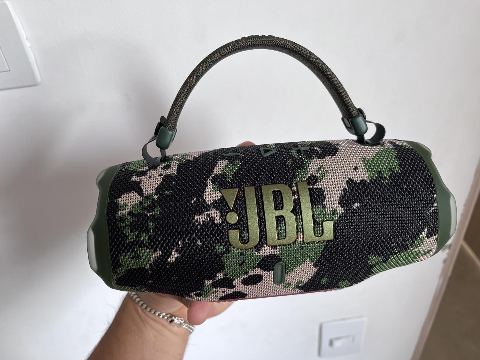 JBL Charge 6 Portable Waterproof & Drop-Proof Bluetooth Speaker (Squad Edition) customer photo 2