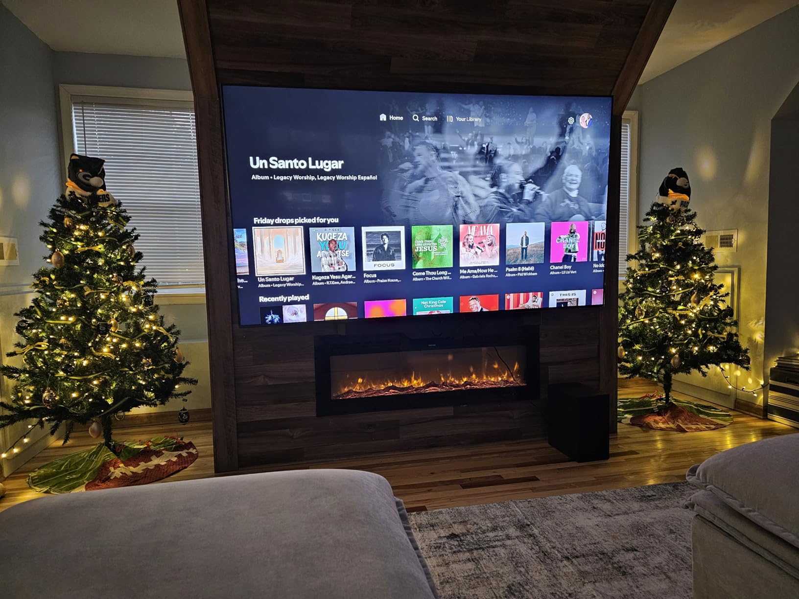 55-Inch Class Neo QLED 4K QN80F Series, Vision AI, Mini LED Smart TV (2025 Model, 55QN80F) Neo Quantum HDR, Object Tracking Sound Lite w/Dolby Atmos, NQ4 AI Gen2 Processor, Alexa Built-in customer photo 1