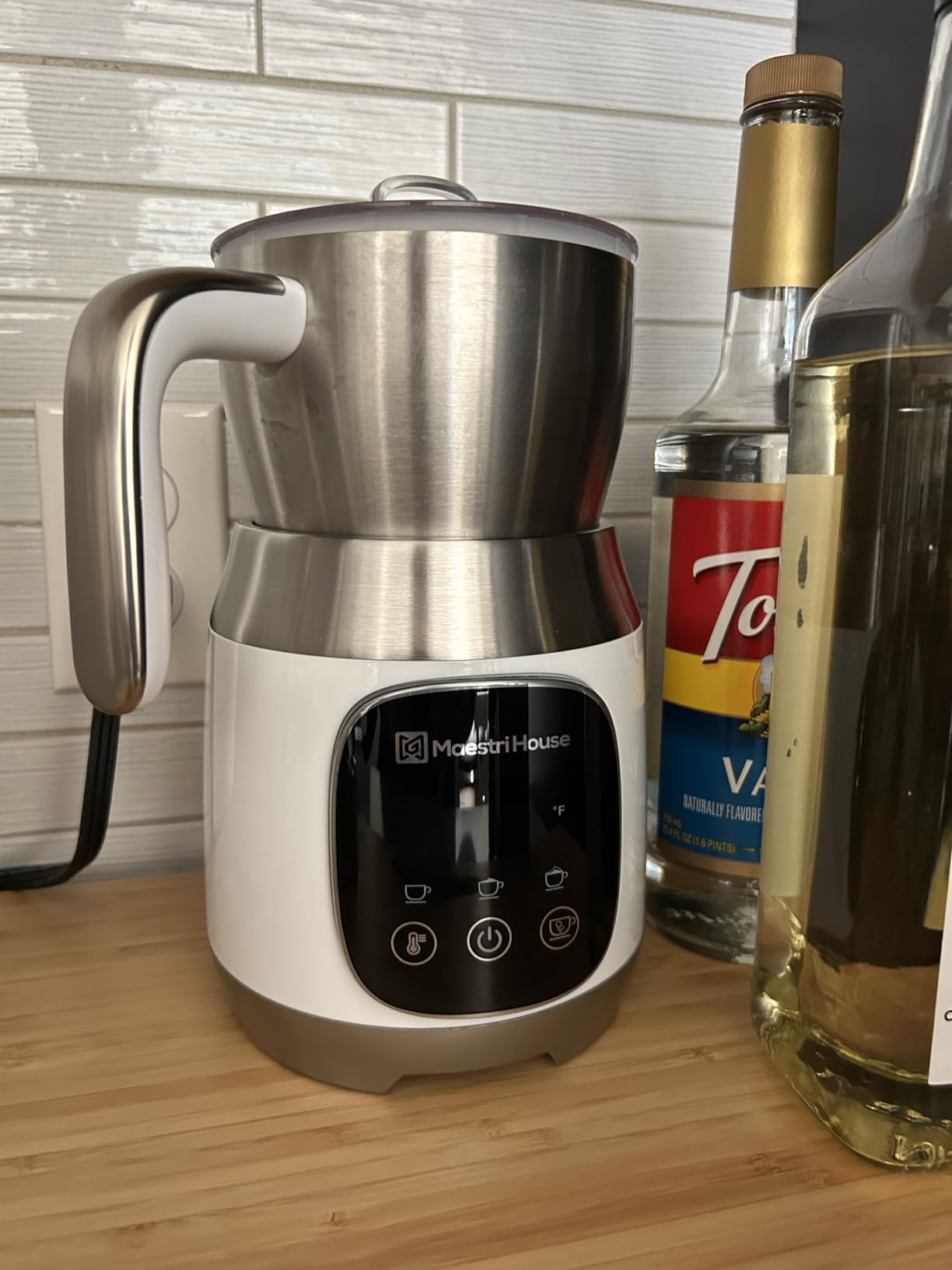 Maestri House Milk Frother, Variable Temp and Froth Thickness DualFro 600 Milk Frother Steamer, 21OZ Smart Touch Control Milk Warmer, Dishwasher Safe, Memory Function for Latte&Hot Chocolate (Black) customer photo 2