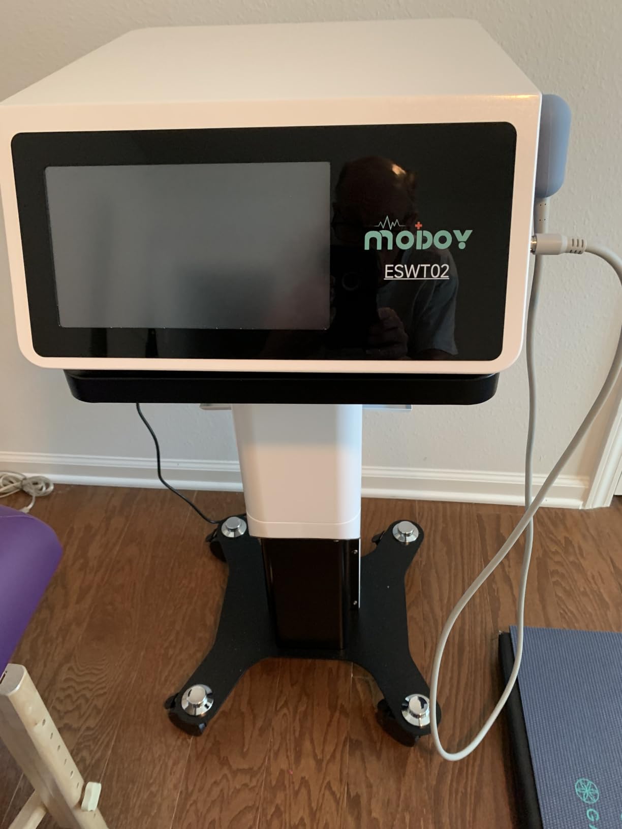 2026 MODOY Shockwave Therapy Machine for Joint/Muscle Pain Relief, FSA/HSA Eligible Shockwave Therapy, Non-Invasive Extracorporeal ESWT Shock Wave Therapy Device, Ideal for Home & Clinical Use (White) customer photo 2