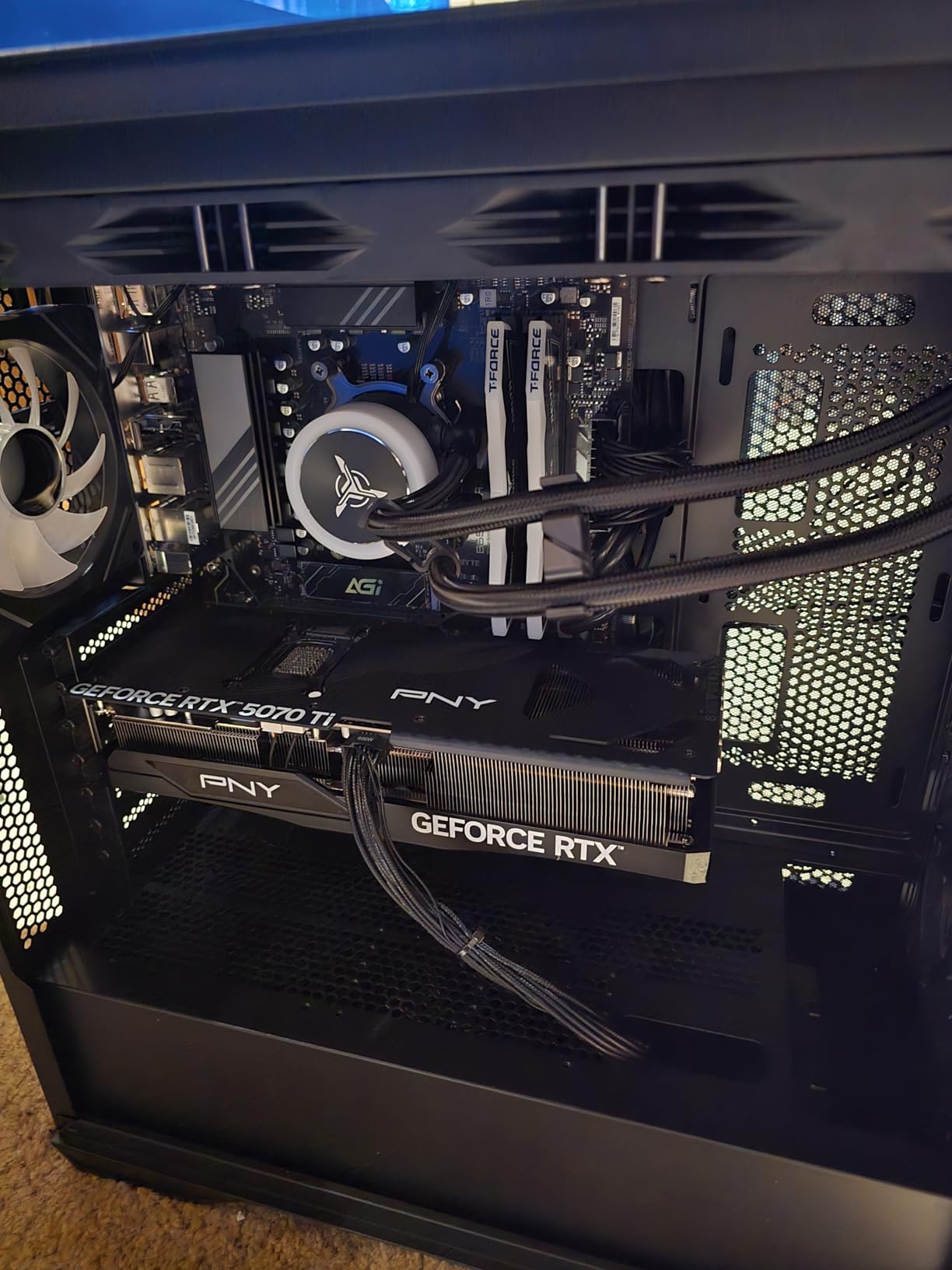 Skytech O11 Vision Desktop PC, Ryzen 7 9800X3D 4.7 GHz (5.2 GHz), AMD RX 9070XT 16GB, 2TB Gen4 NVMe SSD, 32GB DDR5 RAM 6000 RGB, 850W Gold ATX 3 PSU, 360mm ARGB AIO, Wi-Fi, Win 11 customer photo 1