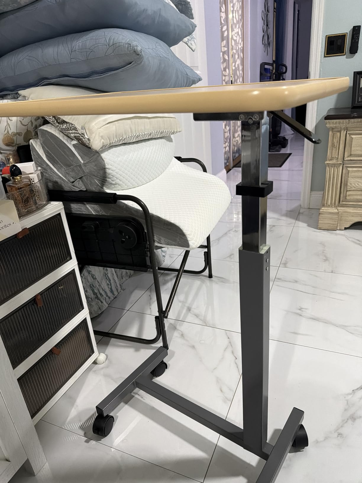 WOTURE Adjustable Overbed Table with Wheels customer photo 2
