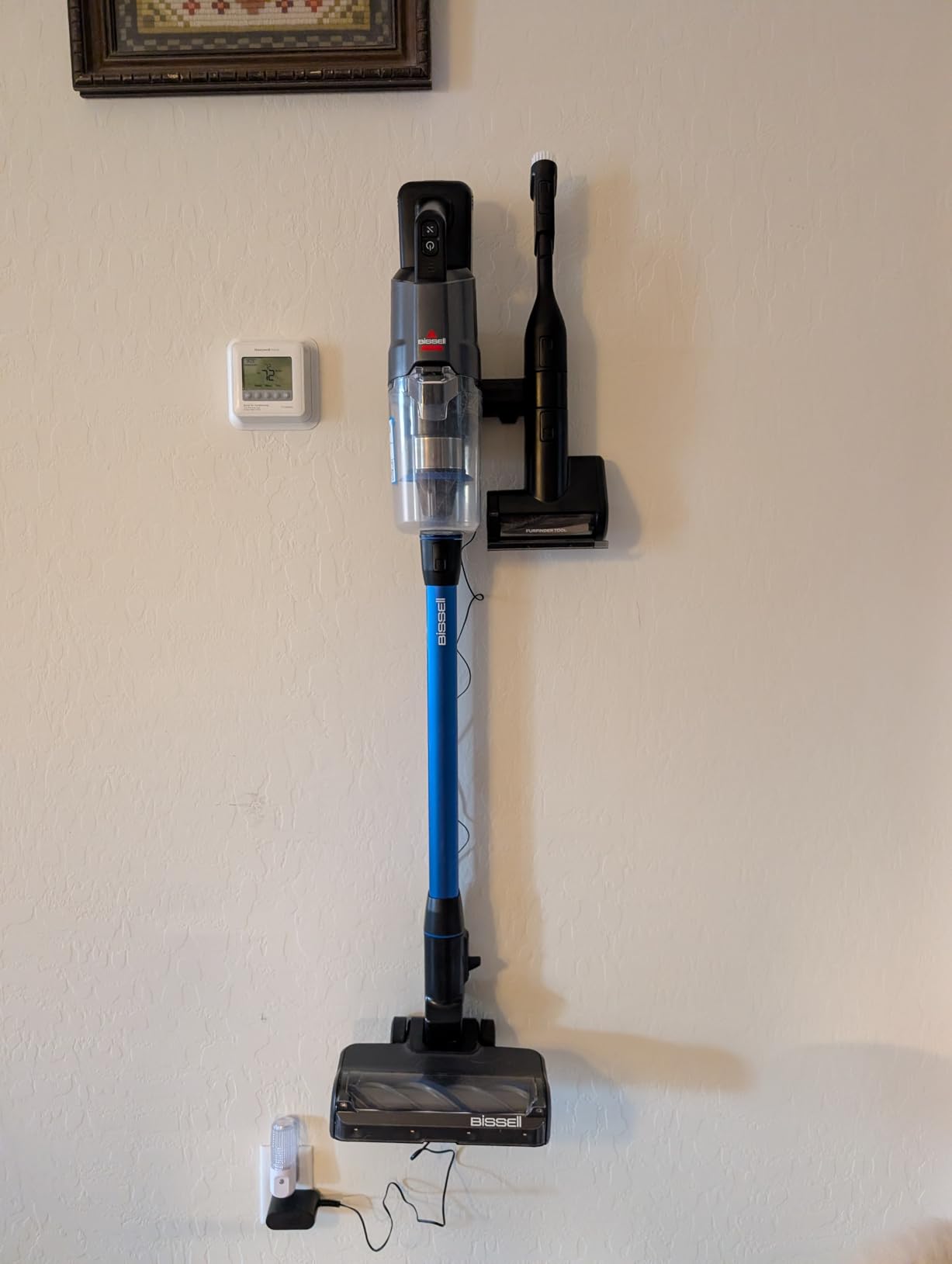 Bissell PowerClean 200W Self-Standing Cordless Vacuum with Tangle Free Brush Roll, Removable Battery, Wall Mount, Upholstery Tool & Bright Headlights, 4173 customer photo 2