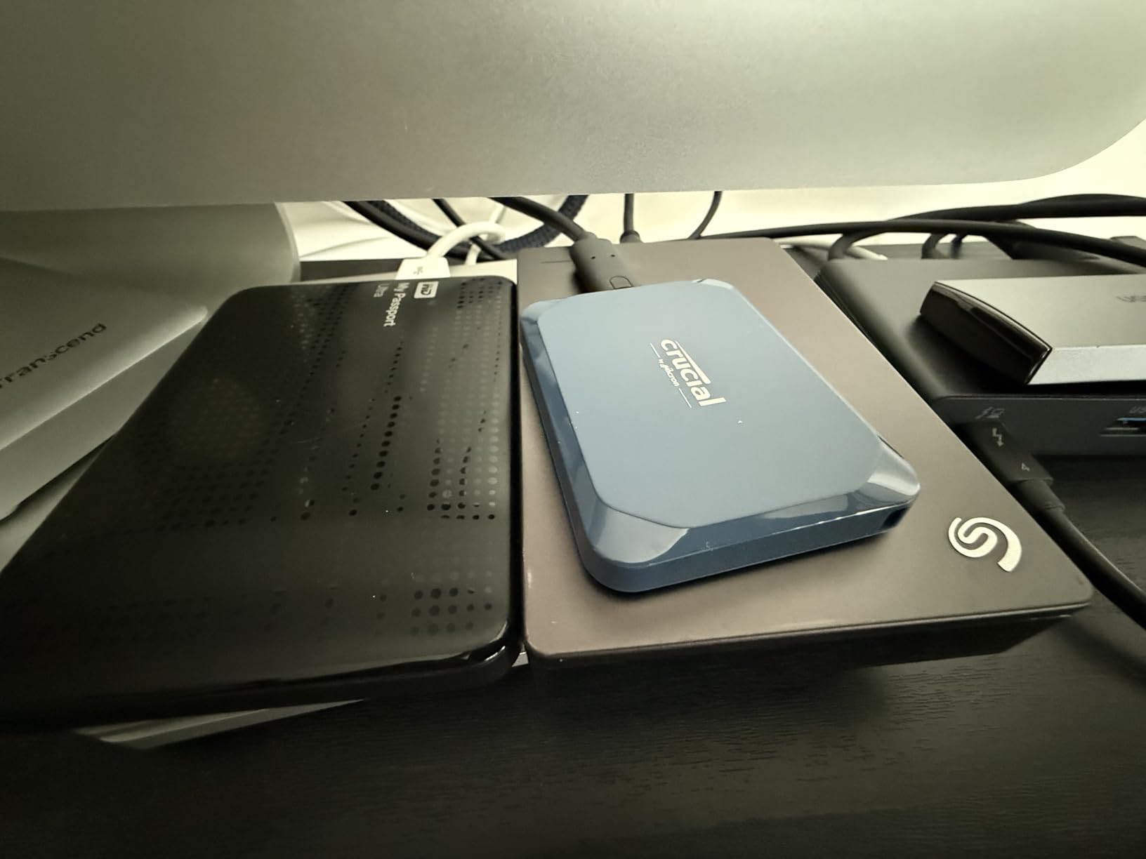 Crucial X10 2TB Portable SSD, Up to 2,100MB/s, USB 3.2 USB-C, External Solid State Drive, Compatible with Windows, Mac & Android, Durable Storage for Games, Photos & Files, Blue - CT2000X10SSD9-02 customer photo 2
