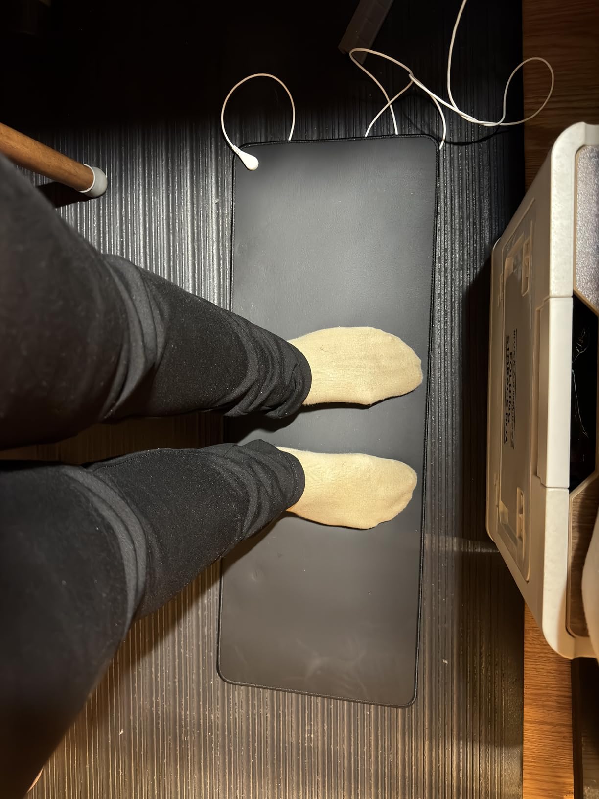Grounding Mat for Desk, Grounded Mats for Sleep, Pain Relief, Stress Relief, Earth Connected Therapy. Grounding Pads with 15ft Cord, Indoor Grounded for Full Body Balance & Wellness Support(26.5x10in) customer photo 2