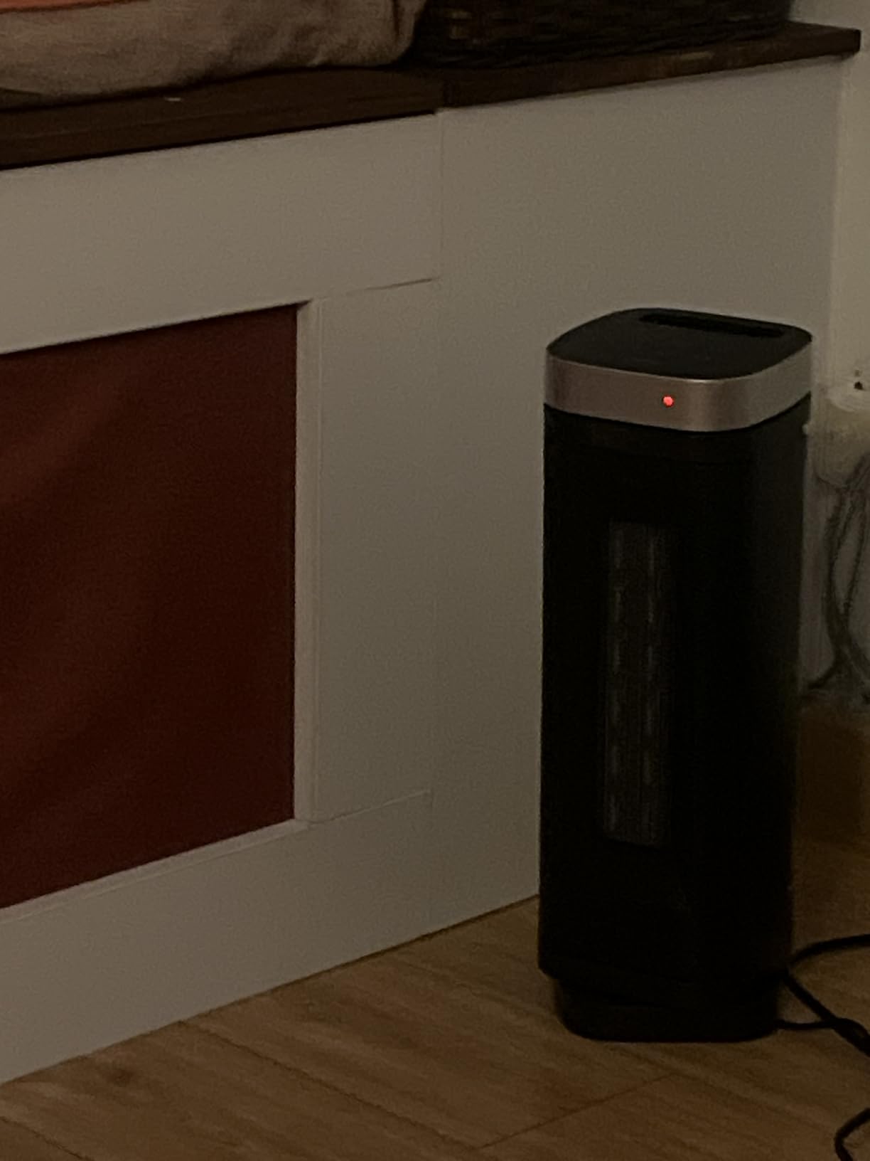 Space Heater, WINHL 17 Inches Electric Heaters for Indoor Use with Thermostat and Remote, 70°Oscillation, 12H Timer, 5 Modes, 1500W PTC Ceramic Fast Safety Heat for Office Bedroom Home customer photo 2