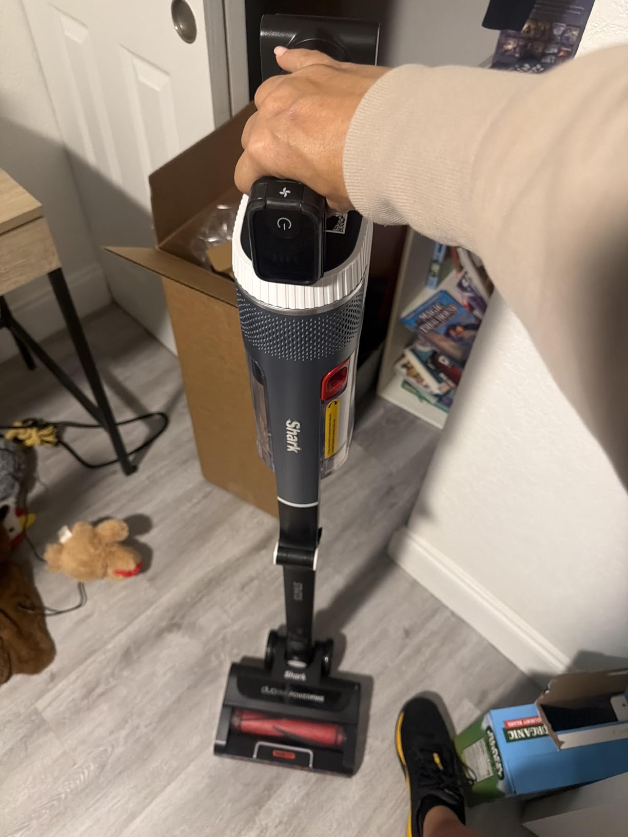Shark SV2002 Freestyle Max Cordless Upright Vacuum, Multi-Surface Cleaning, Lightweight, Large Dust Cup, 2-Speed Brushroll, LED Headlights, Nordic Blue customer photo 1