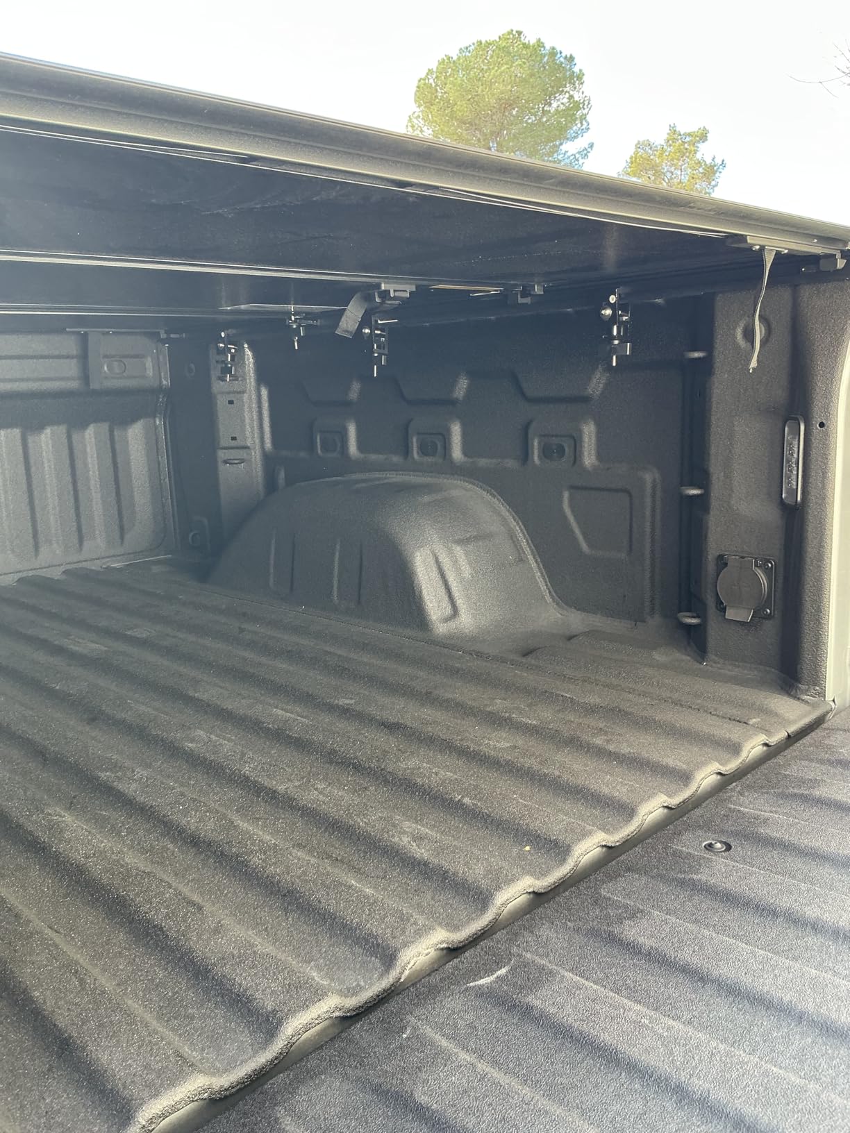 Hard Tri-Fold Truck Bed Tonneau Cover Compatible with 2007-2026 Chevy Silverado/GMC Sierra 1500 5.8ft Bed (69.6