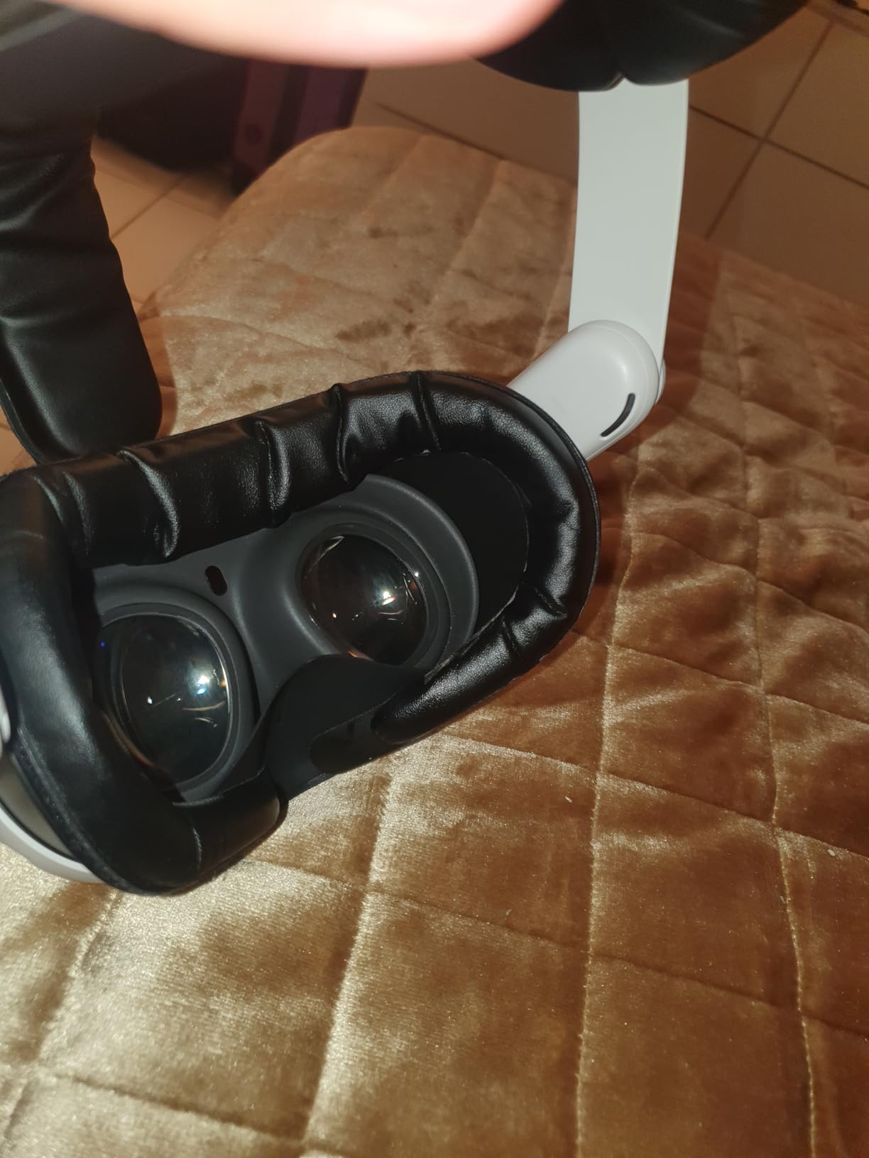 KIWI design V3 Facial Interface,2 Face Pads Compatible with Meta/Oculus Quest 3 Accessories, NOT for Quest 3S customer photo 1