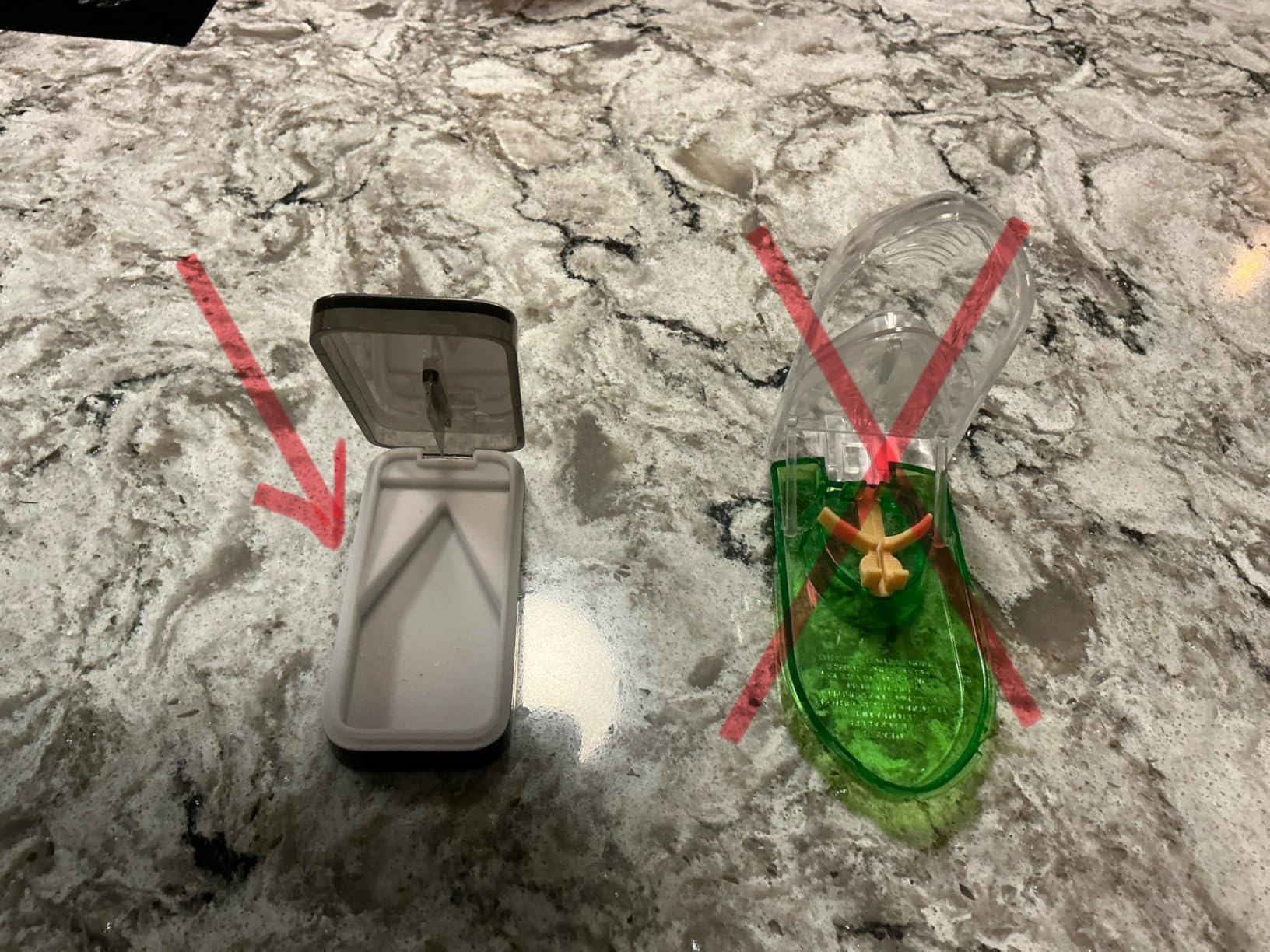 BUG HULL Pill Cutter with Removable Silicone Pad, Pill Splitter with Sharp Blade, Pills Cutters Splitter for Small and Tiny Pills, Tablet Splitters for Small or Large Tablet Professional customer photo 1