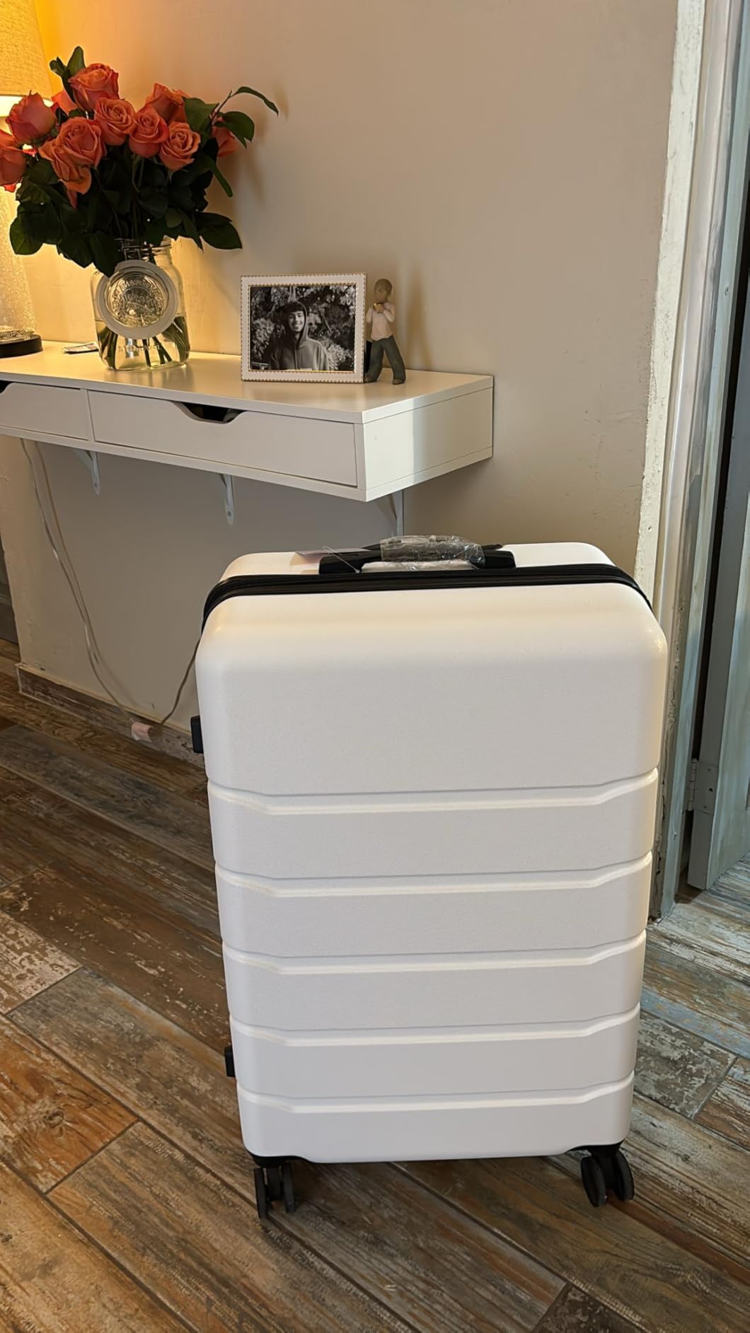 OLIXIS 28 Inch Luggage, Hardside Checked Suitcase with Spinner Wheels, Lightweight ABS Hard Shell Travel Luggage, TSA Approved Lock, Expandable Large Suitcase for Business & Travel - Black customer photo 1