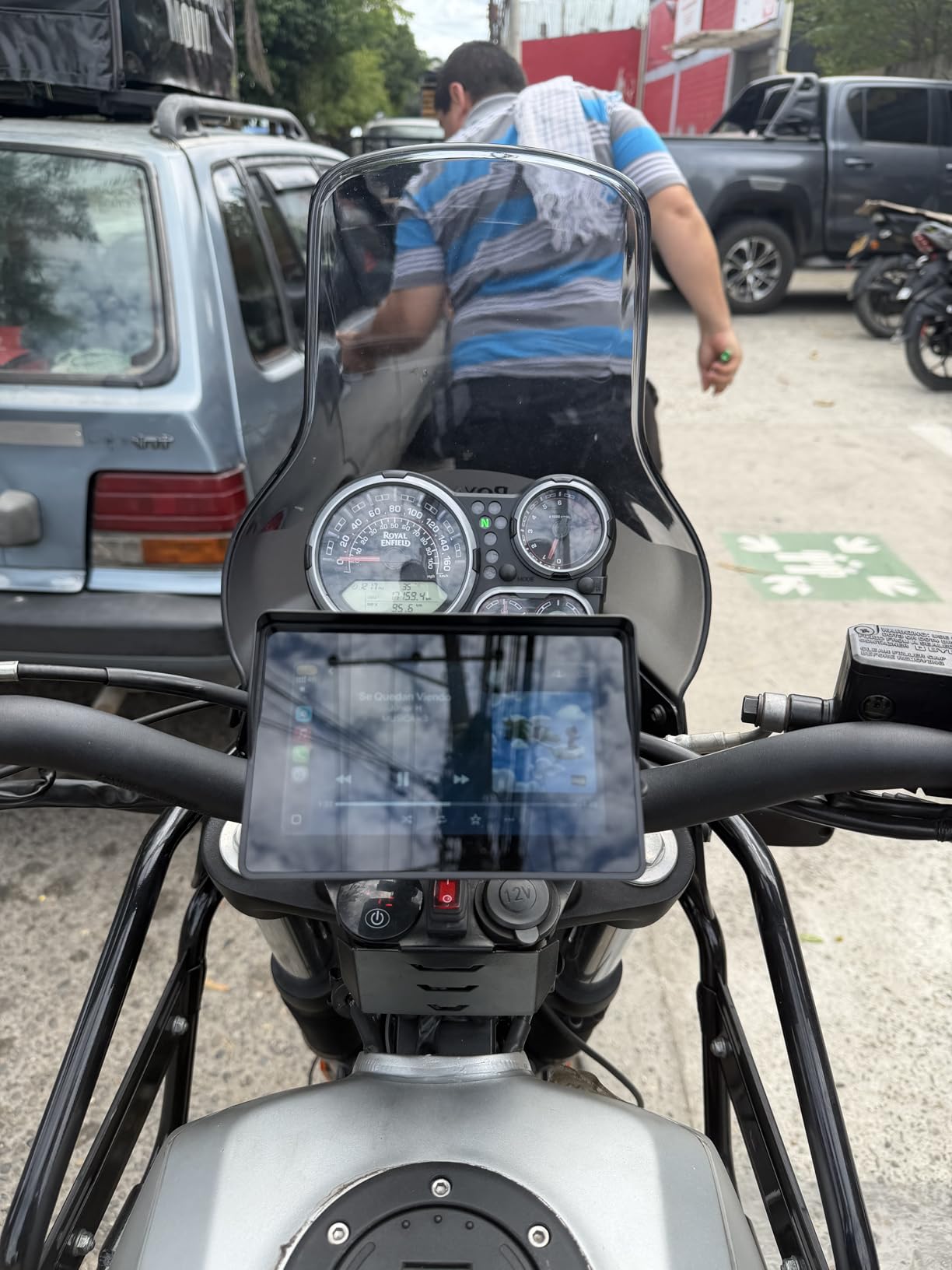 WonVon 5 Inch Motorcycle Carplay GPS Navigation System with Apple Carplay and Android Auto Portable Screen with Dual Bluetooth, Navigation, Siri, Google Assistant（Not Inchluded TPMS） customer photo 1