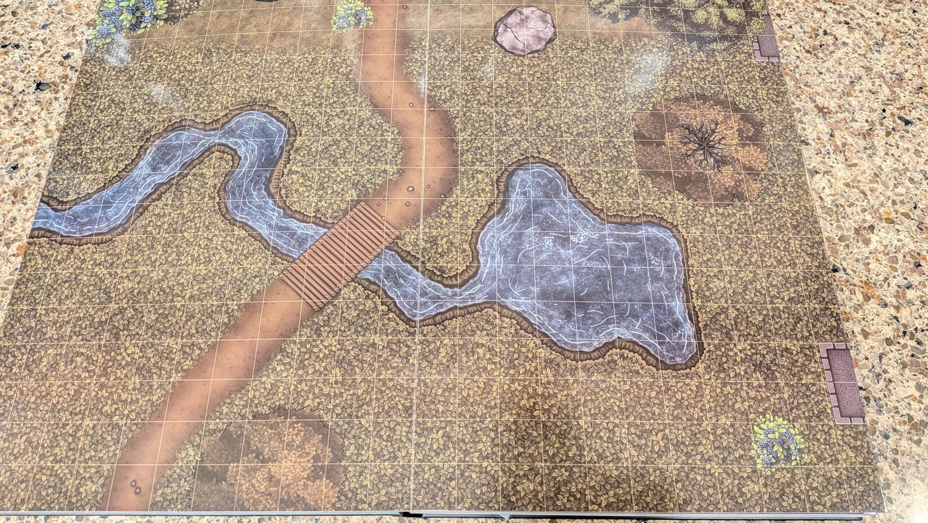 CZYY DND Battle Map Book - 32 Reusable Dry/Wet Erase Mats with 100+ Scenery Decals, 1
