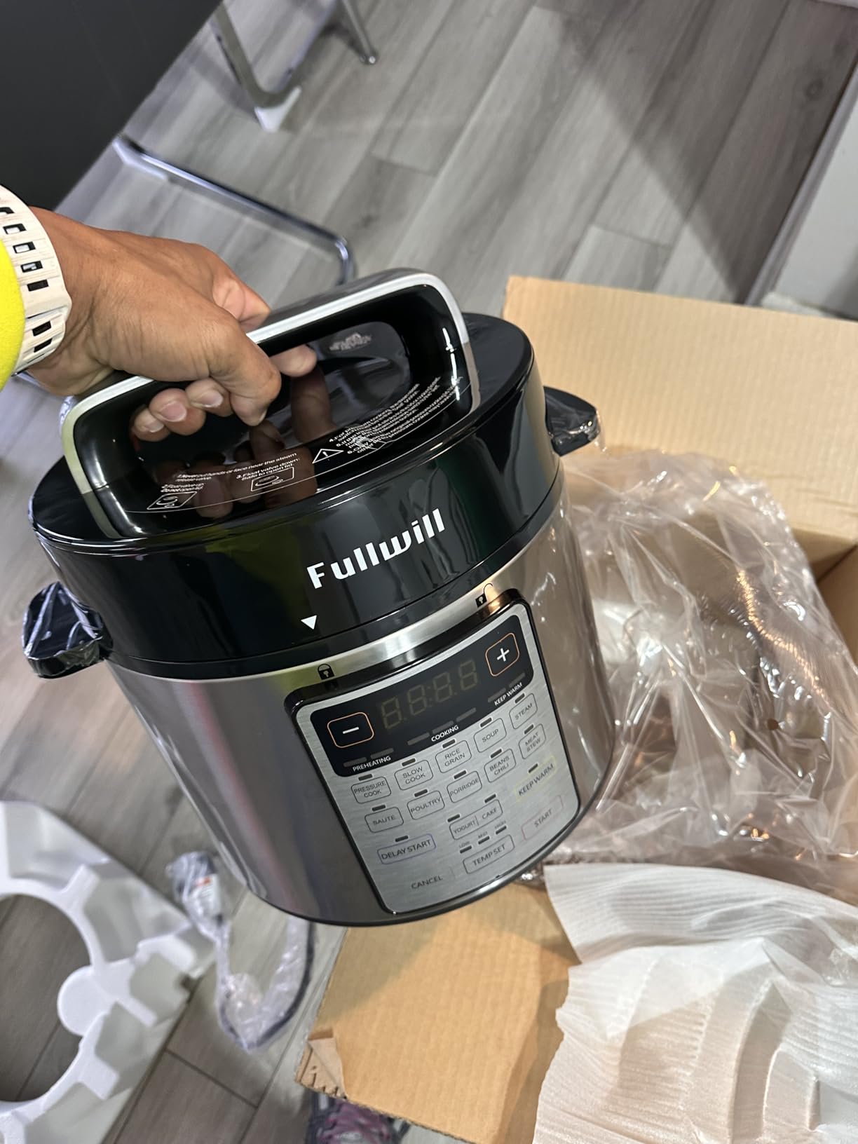 Fullwill 9-in-1 Electric Pressure Cooker(2026 Upgraded), 12 Presets Instant Multi Cooker, Olla de Presion Nonstick Pot 6 Quarts customer photo 2