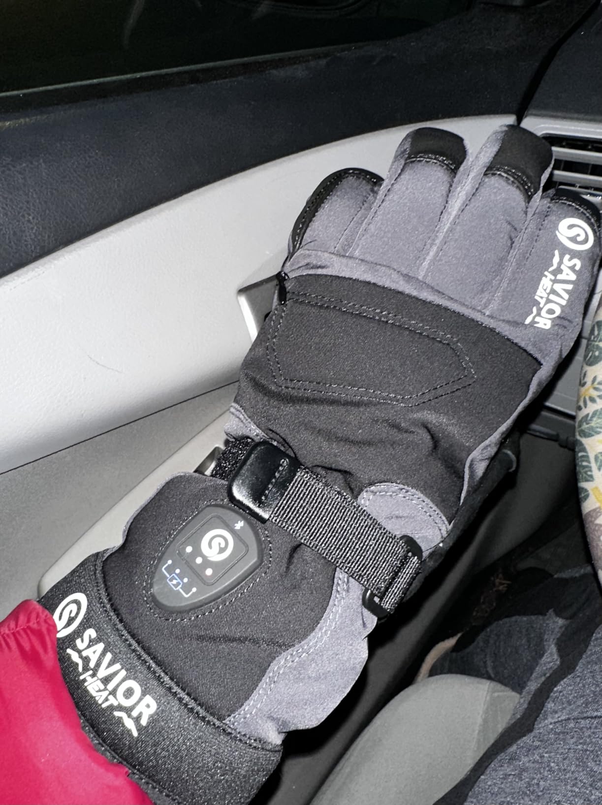 SAVIOR HEAT 3.0 Heated Ski Gloves for Men&Women,7.4V 3000mAh Anti-Freeze Battery, PD Fast Charging&Bluetooth APP Control,Waterproof Goat Leather,3M Thinsulate for Skiing Motorcycle customer photo 2