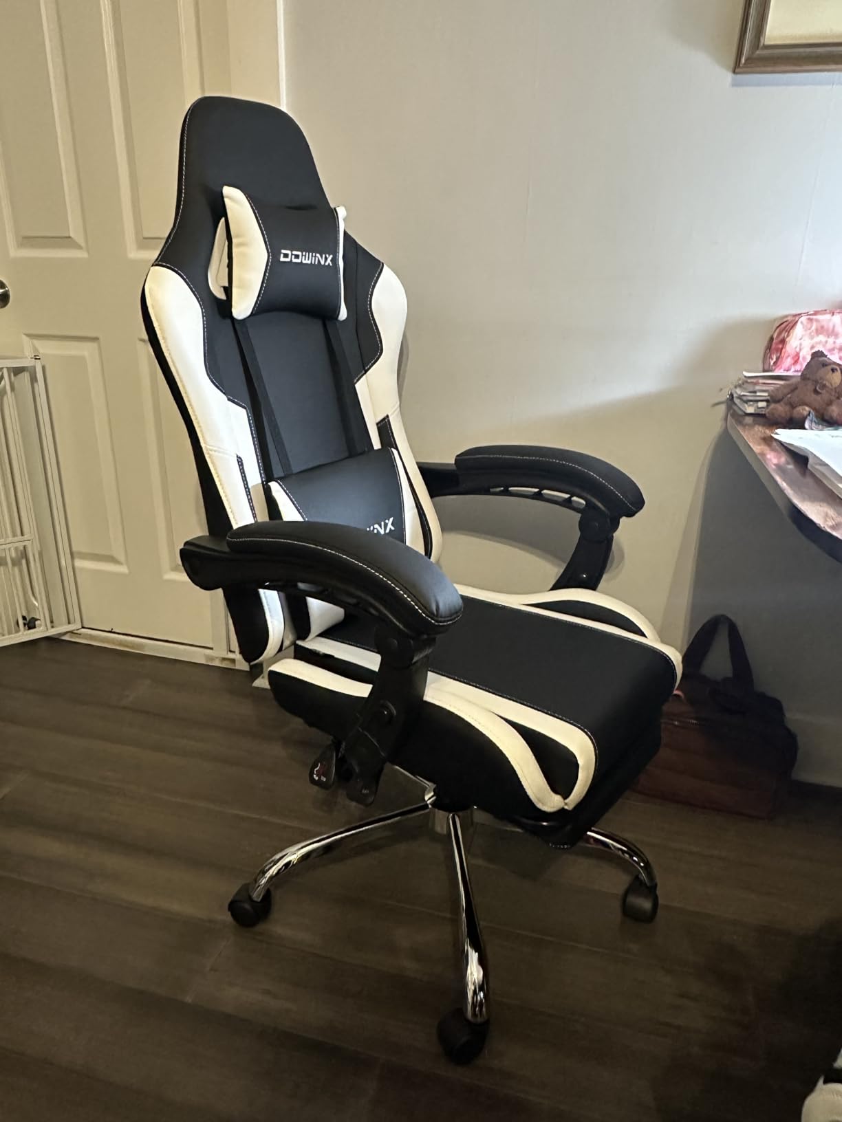 Dowinx Ergonomic Gaming Chair with Footrest, Heavy Duty 330lbs Office Chair, Massage Lumbar Support, Adjustable Height & Headrest Pillow (White) customer photo 1