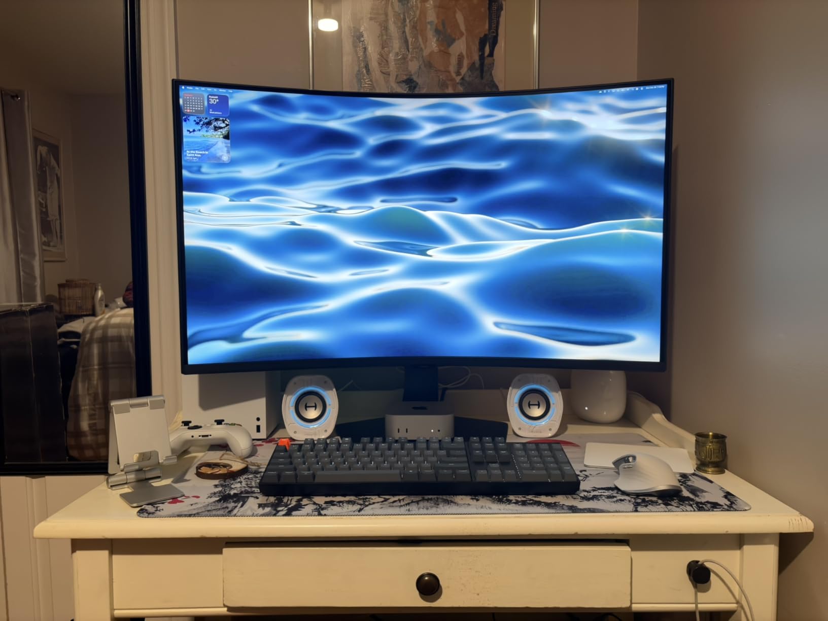 Samsung 37 Odyssey G7 (G75F) 4K UHD Curved Gaming Monitor customer photo 2