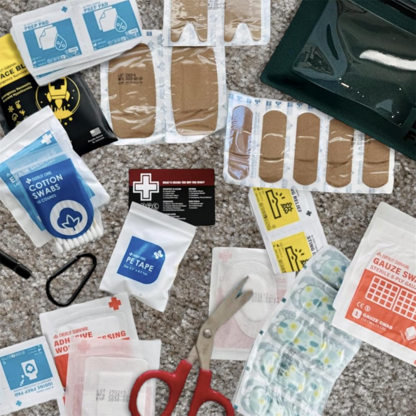 EVERLIT Ultralight Waterproof First Aid Kit, Boat First Aid Kit, Marine Medical Kit for Boating, Kayak, Backpacking, Hiking, Camping, Emergency Kit customer photo 1