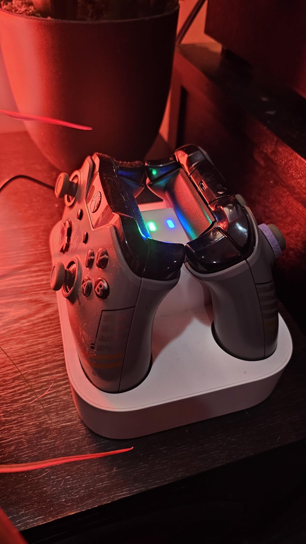 NEWDERY Controller Charger Station for Xbox, 2x5280mWh Rechargeable Battery Packs for Xbox One/Series X|S Controller, Dual Charging Dock for Xbox Controller with 4 Battery Covers-White customer photo 2