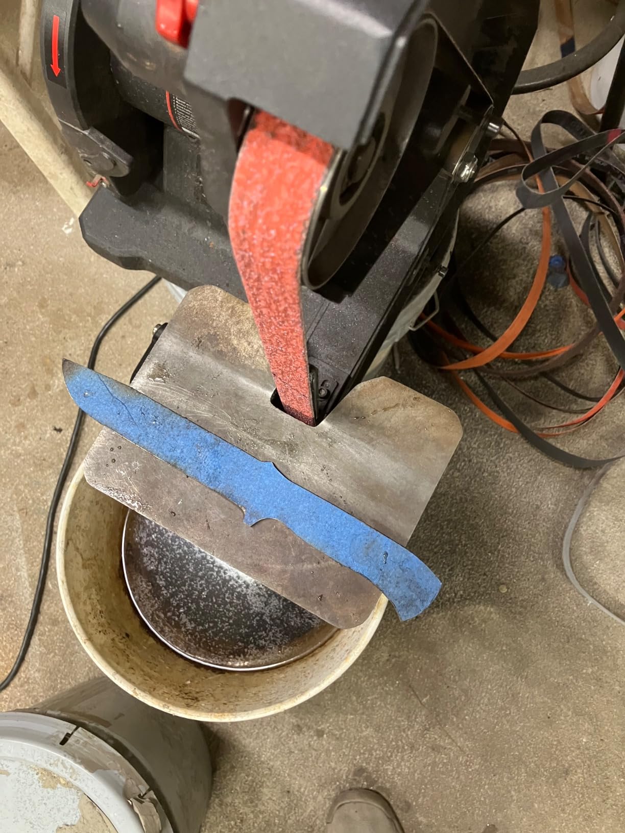 BUCKTOOL 1HP VFD Belt Disc Sander, 4x36 Inch Belt and 8 Inch Disc, 900-3600 RPM Variable Speed Benchtop Sander Combo, Knife Sharpening, Woodworking Bench Tool customer photo 2