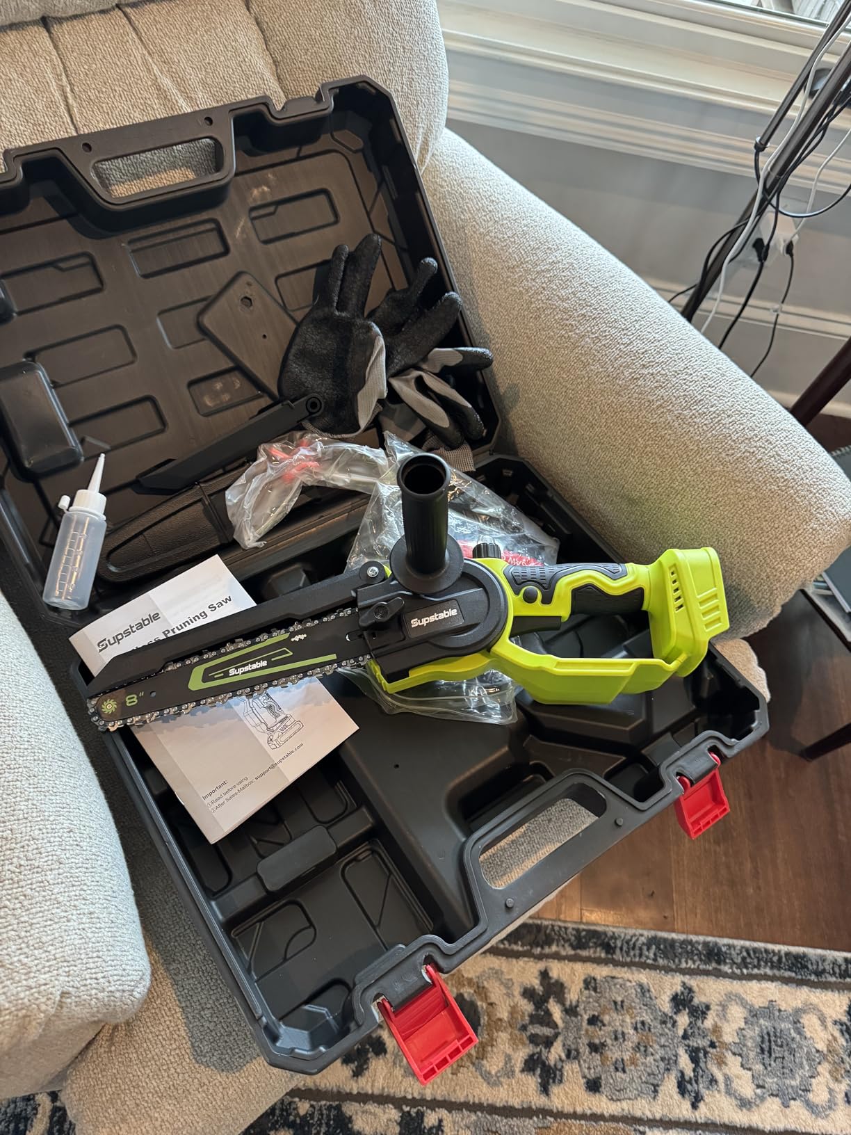 Mini Chainsaw Cordless, 8 Inch & 6 Inch Electric Chainsaw Battery Powered, 1000W Brushless Handheld Power Chain Saw with 2 Batteries, Small Tree Saw for Branch Trimming Wood Cutting customer photo 1