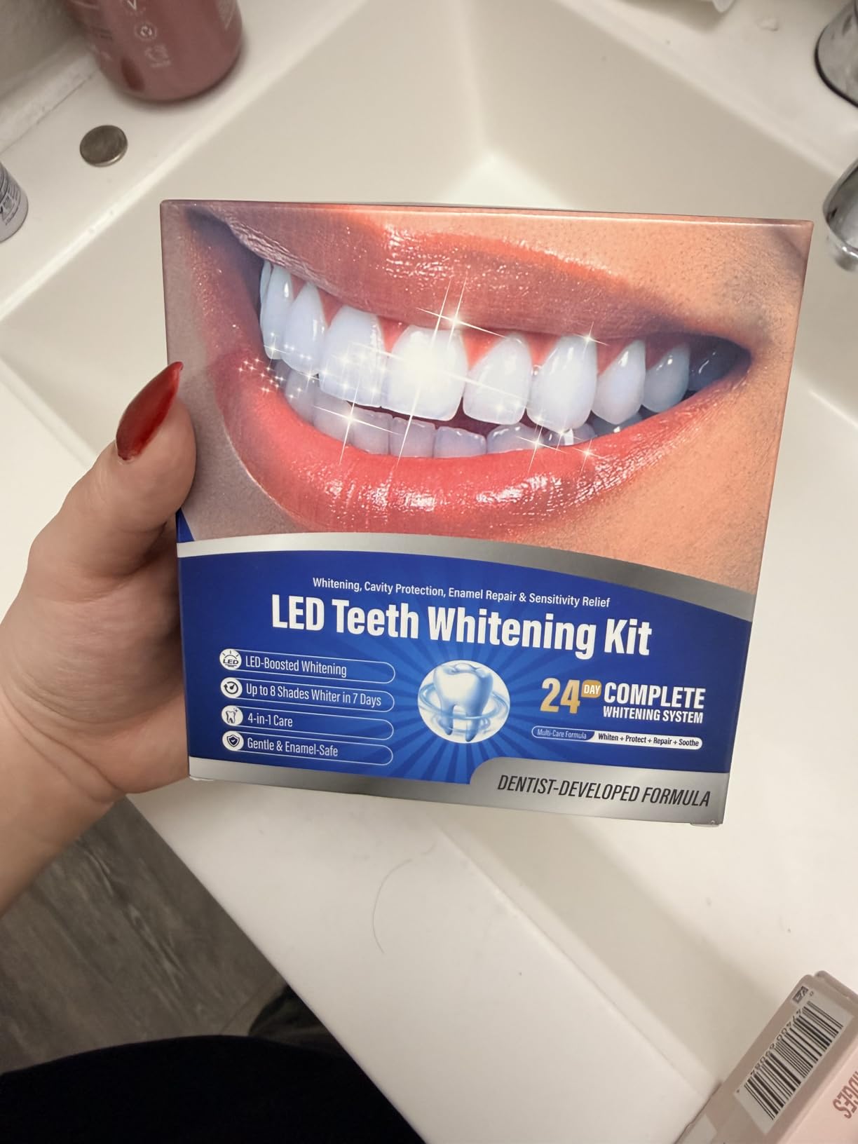 Teeth Whitening Kit - 3 Teeth Whitening Pens + 2 Desensitizing Pens - LED Light - 35% Carbamide Peroxide - Safe & Dentist-Recommended - Fast 7-Day Visible Whitening + Remineralizing Care (Spearmint) customer photo 1