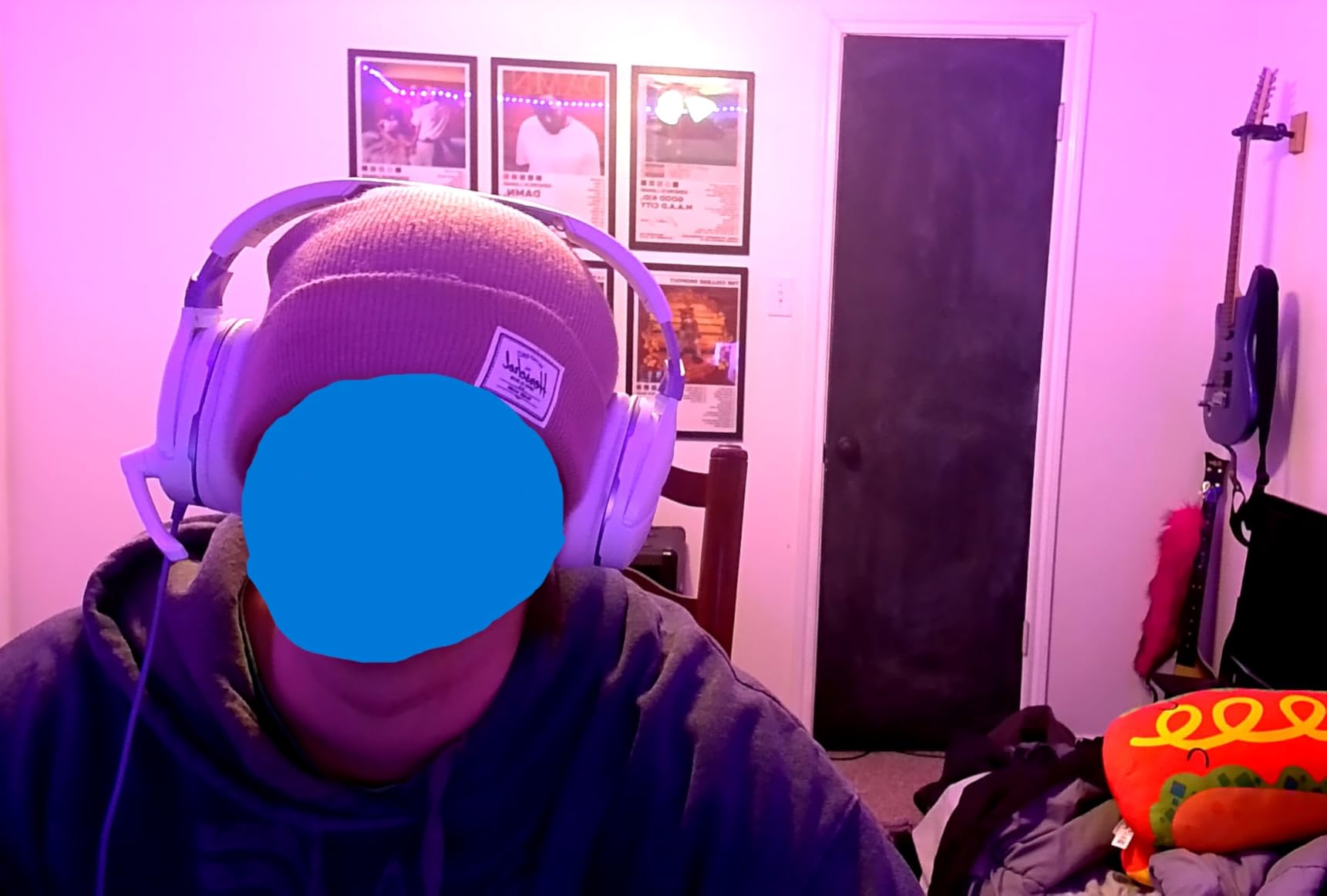 Razer Kiyo V2 X Streaming Webcam: 1440p 60 FPS - Auto Focus - Built-in Microphone - Wide Angle Lense - Integrated Privacy Shutter - Works with OBS, Xsplit, Streamlabs, Discord, Zoom, Teams - Black customer photo 1