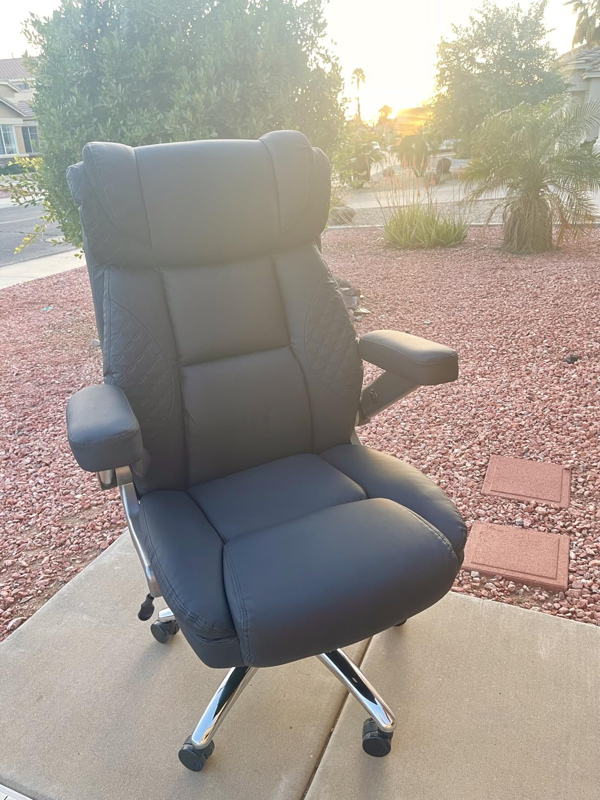 Big and Tall Office Chair, Desk Computer Chair for Heavy People, Oversized Executive Gaming Chair, Extra Wide 500LBS Ergonomic Comfy Office Chair with Adjustable Lumbar Support & 5D Flip Arms customer photo 1