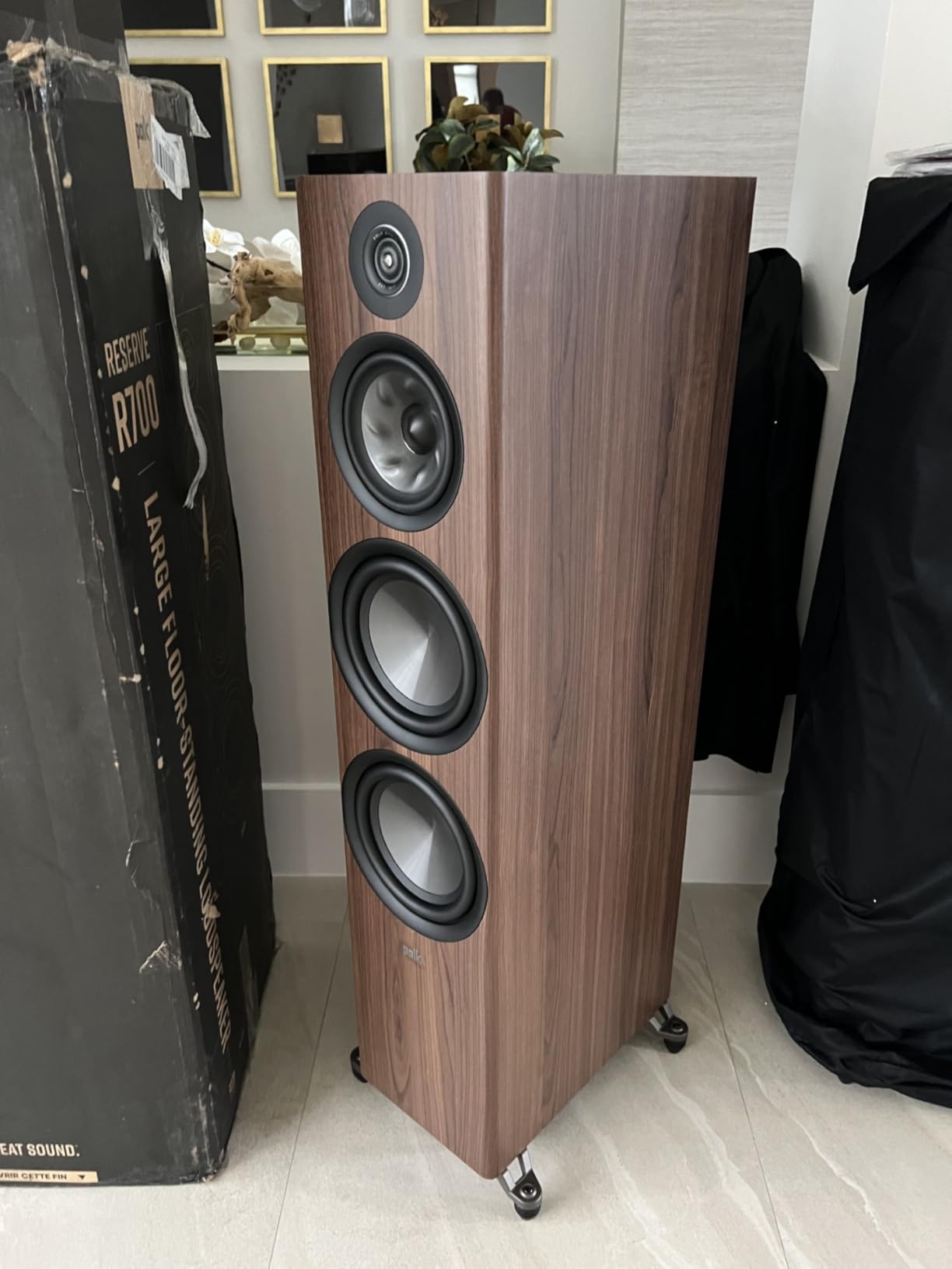 Polk Audio Reserve R700 Flagship Floorstanding Loudspeakers - Pair (Black) customer photo 2