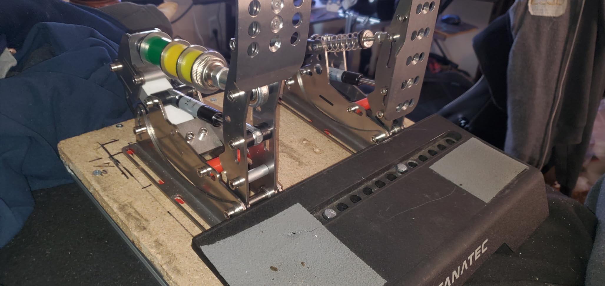 Simjack UT Pedals Sim Racing Pedals with 200KG Load Cell Brake and Hydraulic System for PC Racing Simulator Games (Ships from the United States) (UT-P3-H3-DB) customer photo 1