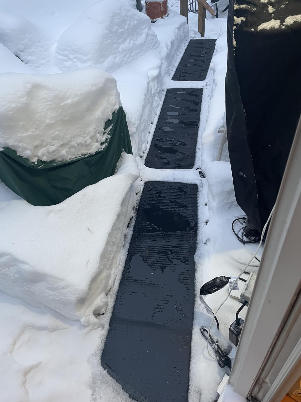 HeatTrak Heated Snow Melting Mat with Power Unit - Heated Outdoor Mats for Walkways - Electric Snow Melting Mats for Decks and Sidewalks - No-Slip Snow and Ice Melt Heated Sidewalk Mat (20'' x 60'') customer photo 2