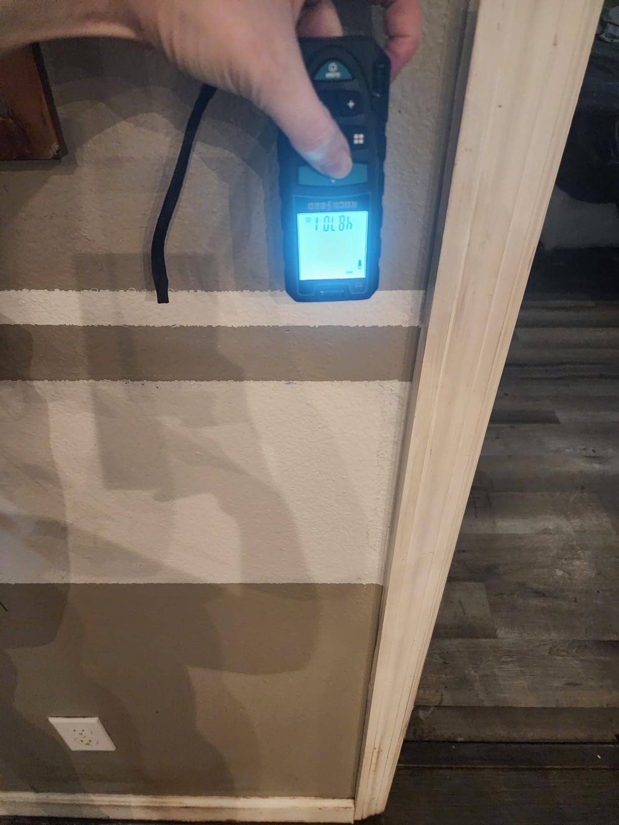 Laser Measure 50M/165ft,RockSeed Digital Laser Distance Meter with 2 Bubble Levels,Portable M/in/Ft Unit Switching Backlit LCD and Measuring Distance/Area/Volume/Pythagorean customer photo 1