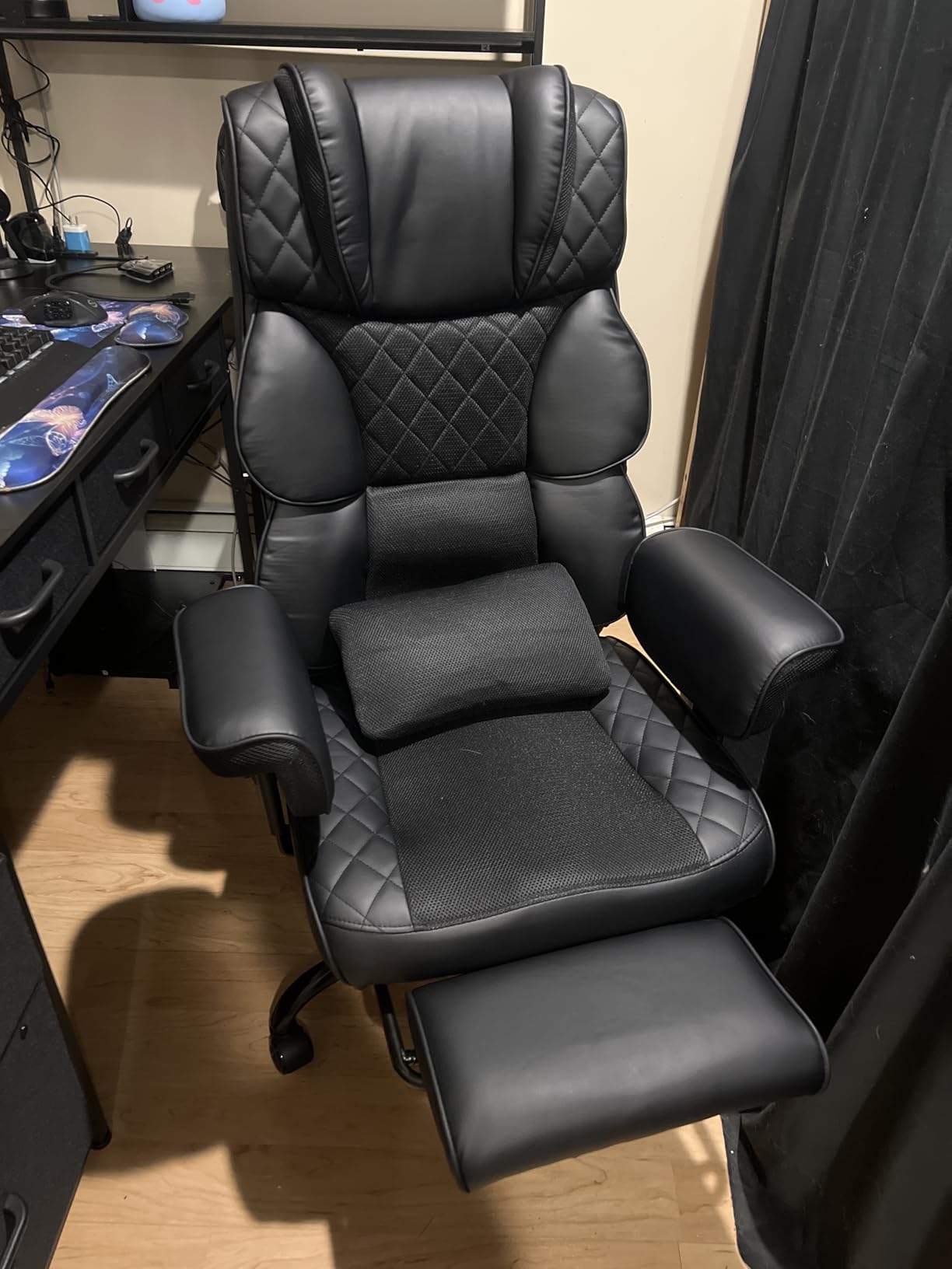 Vonesse Big and Tall Office Chair, Desk Chair with Soft Adjustable Armrests, Ergonomic High Back Gaming Chair with Lumbar Support, Executive Computer Chairs with Footrest (PU Leather, Black) customer photo 2