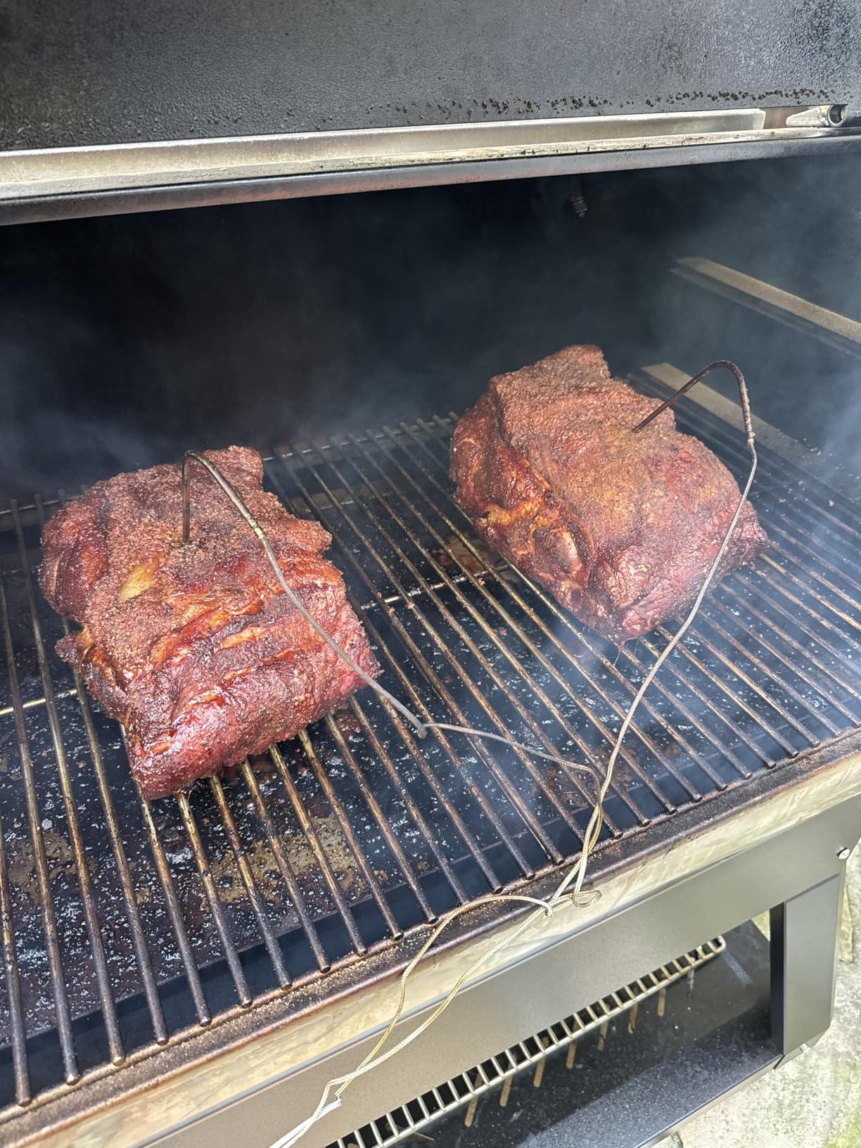recteq Flagship 1600 Wood Pellet Smoker Grill, BBQ, Wi-Fi Smart Grill, 1667 Sq. In. Cook Space, 40 lb Hopper customer photo 2