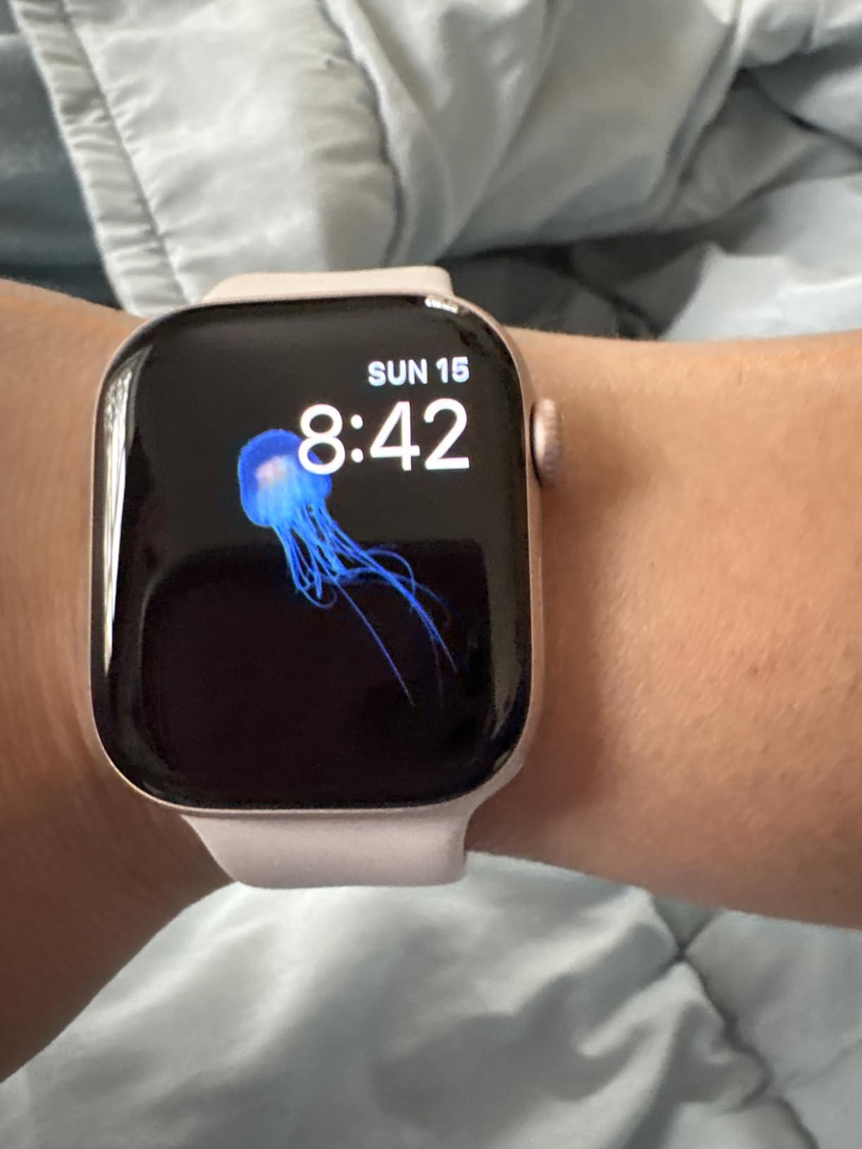 Apple Watch Series 11 [GPS 42mm] Smartwatch with Jet Black Aluminum Case with Black Sport Band - S/M customer photo 2