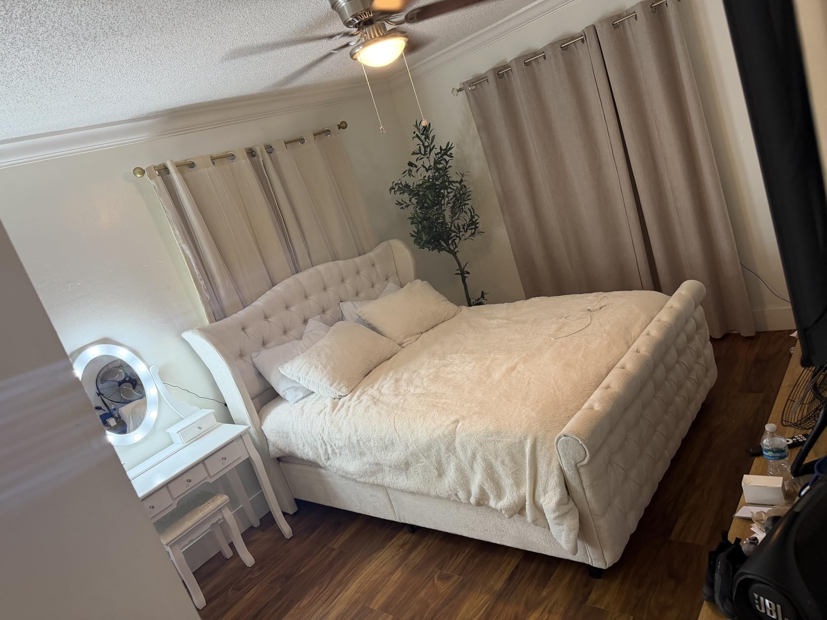koorlian Queen Bed Frame with Headboard,Platform Queen Bed Frame,Luxury Chenille Upholstered Sleigh Bed,51 inch Scroll Wingback Tall Headboard & Footboard,Deep Button Tufted-Modern Bed customer photo 2