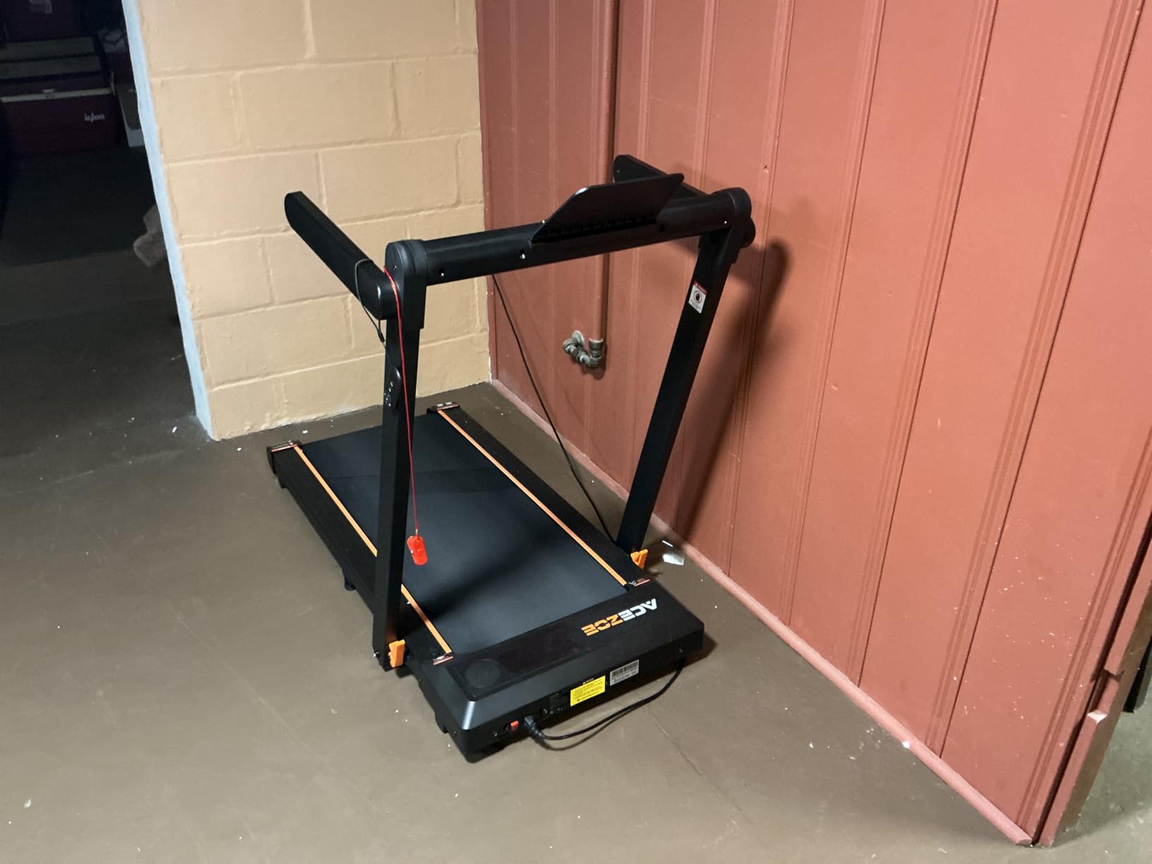 Foldable Treadmill with 0-15% Incline and Handle Bar 2.5HP customer photo 1
