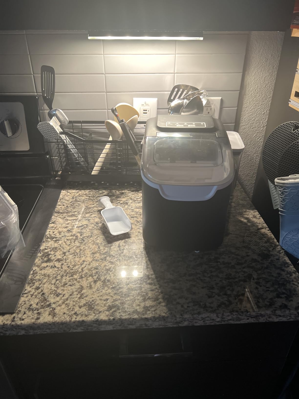 Kismile Countertop Ice Maker, 8 Cubes in 6 Mins, 26Lbs/Day Bullet Ice, Portable Ice Maker with 2 Sizes of Cubes, Self-Cleaning Ice Maker Machine with Basket & Scoop for Home/Kitchen/Office/Party customer photo 1
