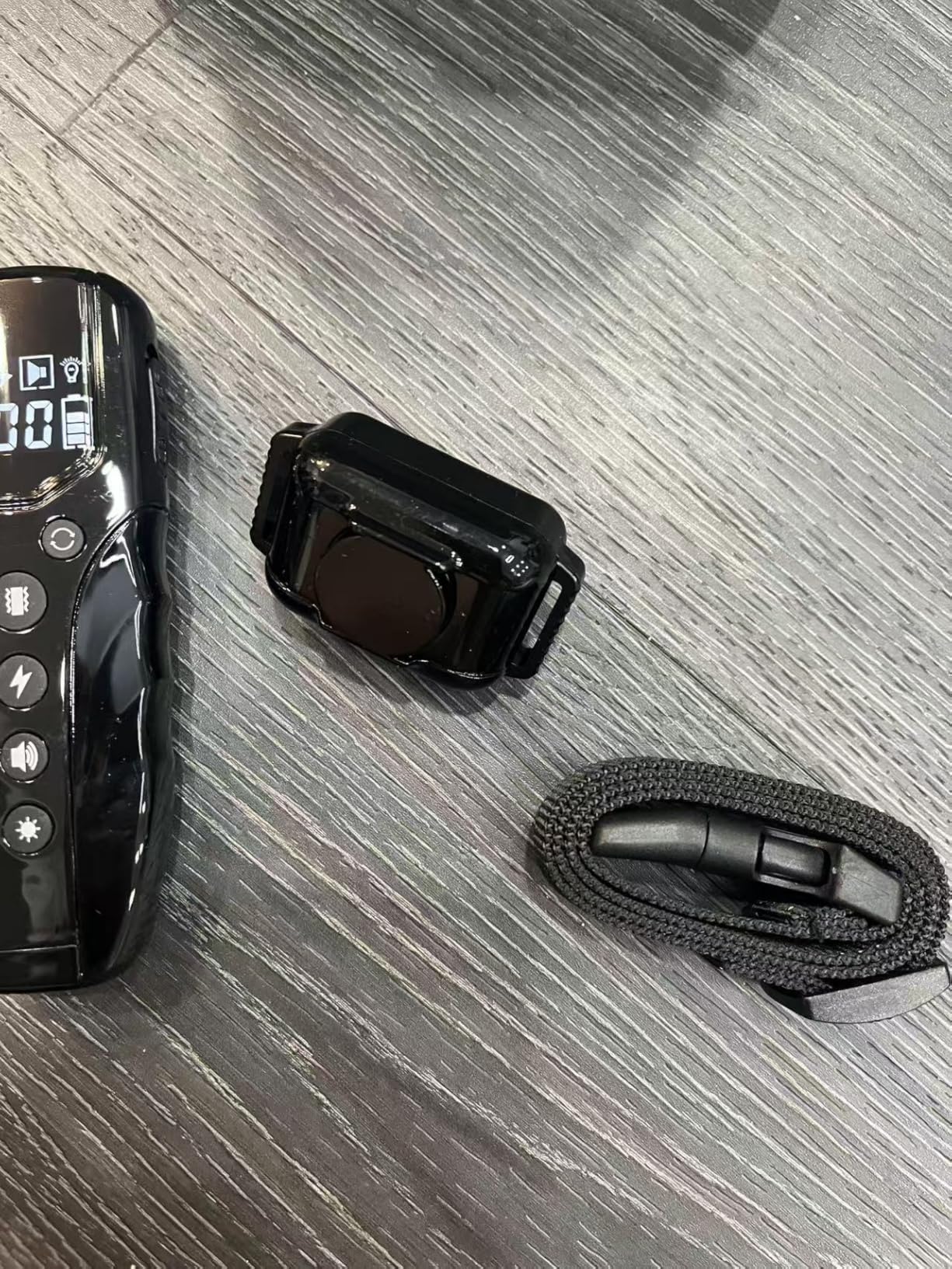 Lightest No Shock Dog Training Collar with 2000ft Remote,Tiniest Vibrating Dog Collar,Vibration Collar for Small Dogs 5-15lbs & Medium Large Dogs, Safe Lock, Beep, Vibrate, No Prongs, Waterproof,Blue customer photo 2