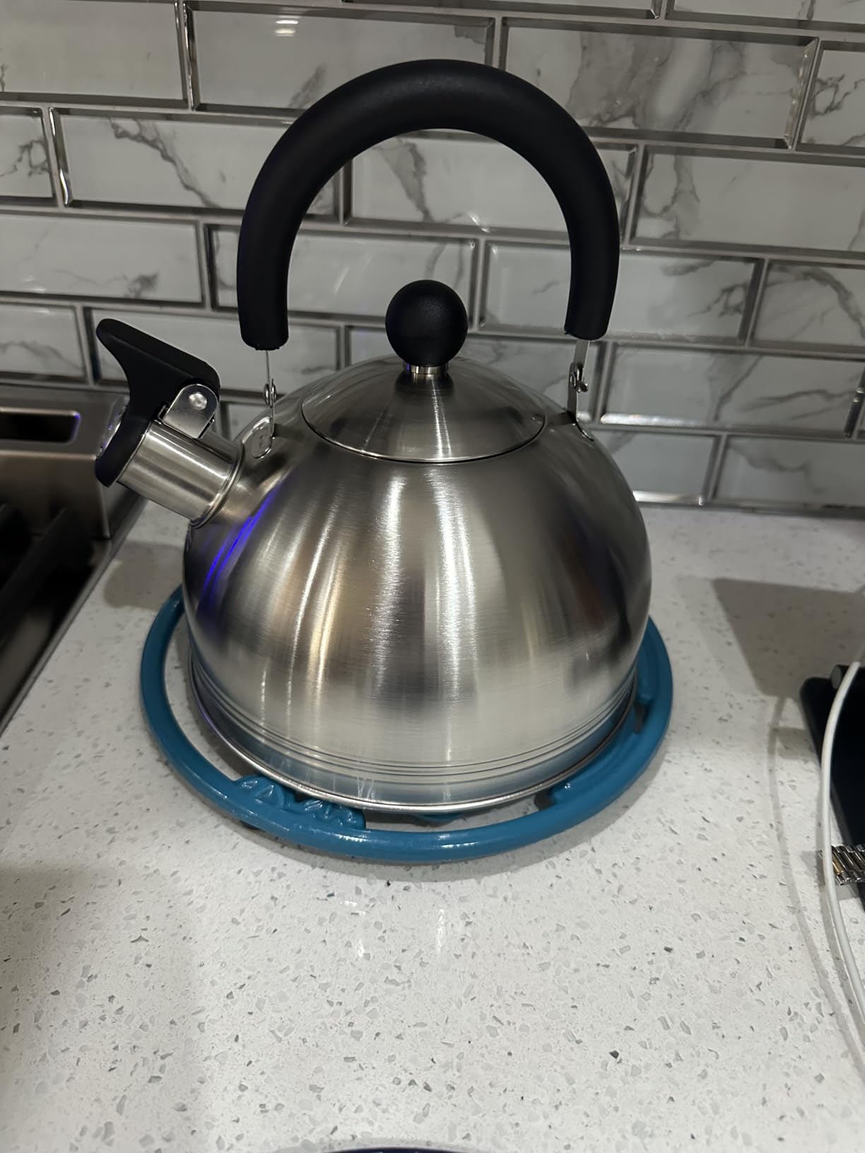 Mr. Coffee Clarefield 2.4 Qt Whistling Tea Kettle - Matte Black Stovetop Water Kettle with Lid, Heat-Resistant Nylon Handle and Knob, Stainless Steel Trim customer photo 2
