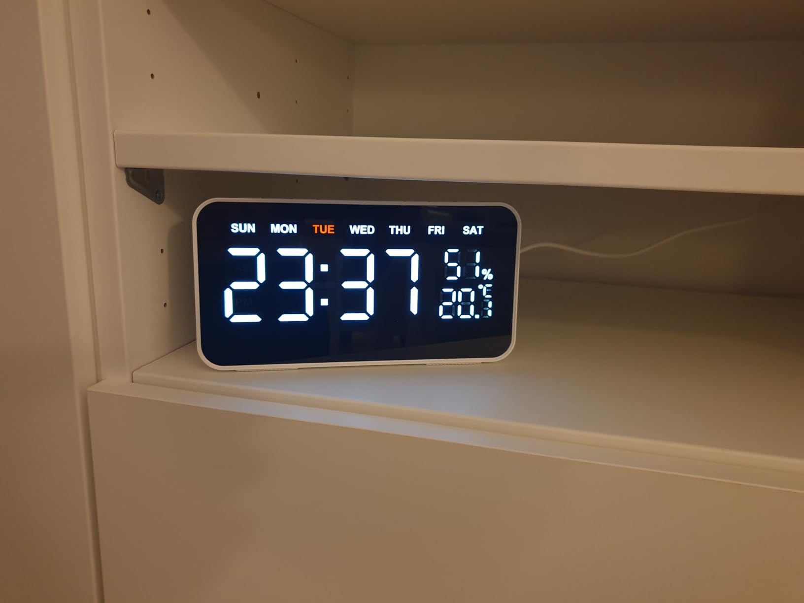 Dekala Digital Alarm Clocks for Bedrooms, Loud Alarm Clock for Heavy Sleepers, Temperature & Humidity Detect, Dual Alarms Weekday/Weekend Mode, Large Display Auto Dimmer, Sleep Sound, 9 Ringtone customer photo 1