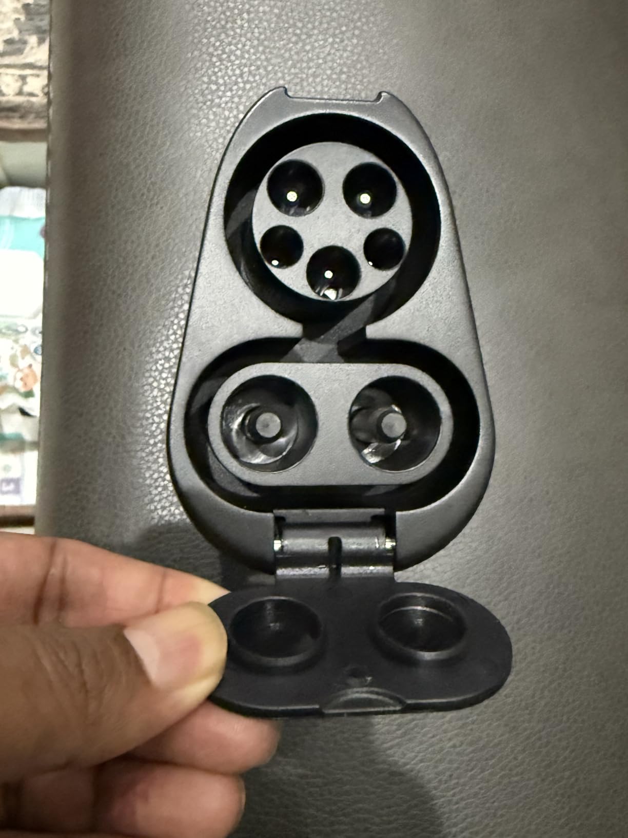 Aurisyn 2-in-1 CCS1 to Tesla & J1772 to NACS Adapter, 250kW 500V Fast Charging for Tesla Model 3/Y/X/S/Cybertruck, Compatible with ChargePoint/EVgo/Electrify America, CCS & J1772 Charging Stations customer photo 2