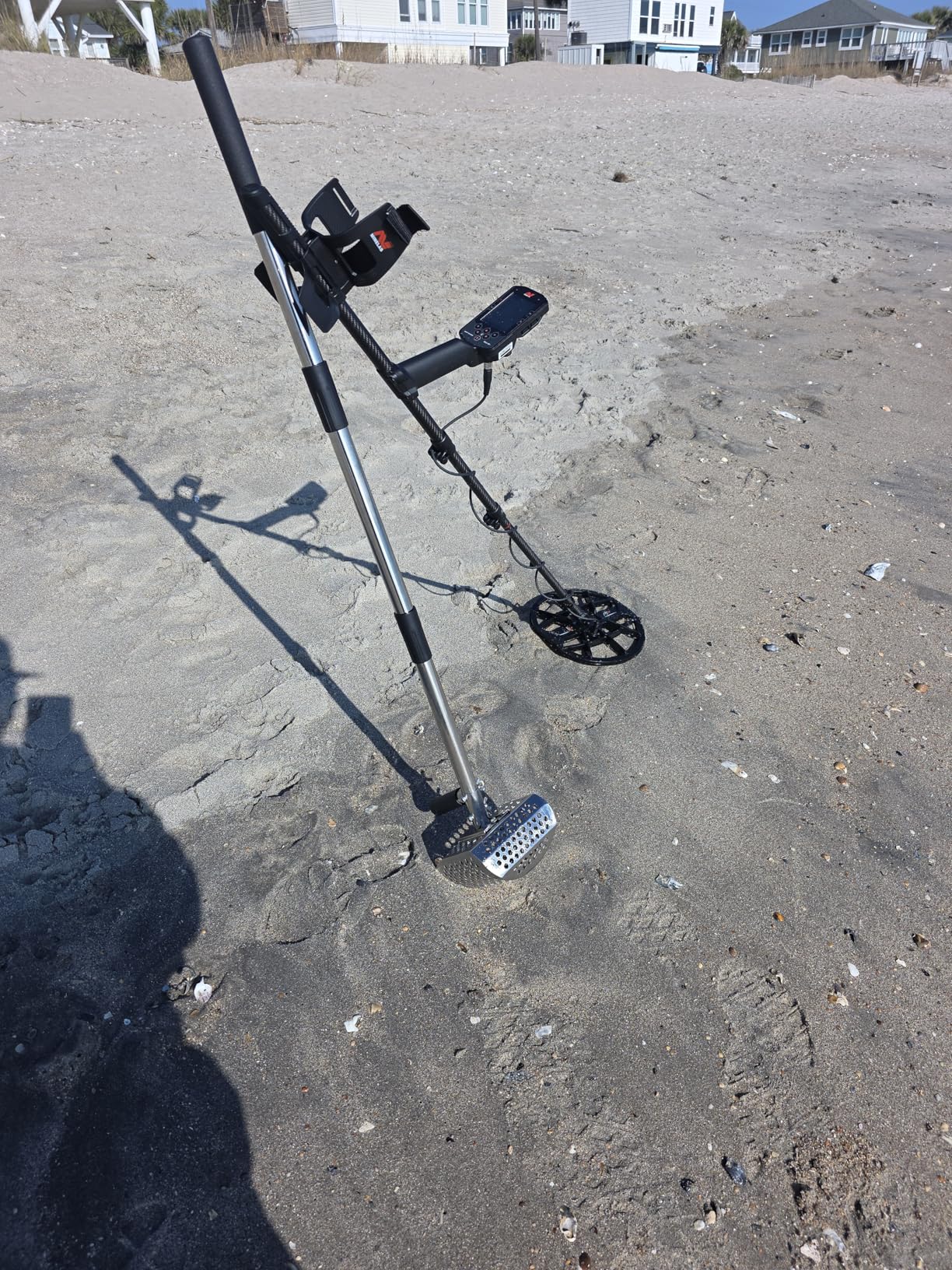 Sand Scoop for Metal Detecting, Stainless Steel Metal Detector Scoop, Sand Sifter for The Beach with Long Fiberglass Handle, Metal Detector Accessories, Metal Detecting Shovel, Sand Flea Rake customer photo 1