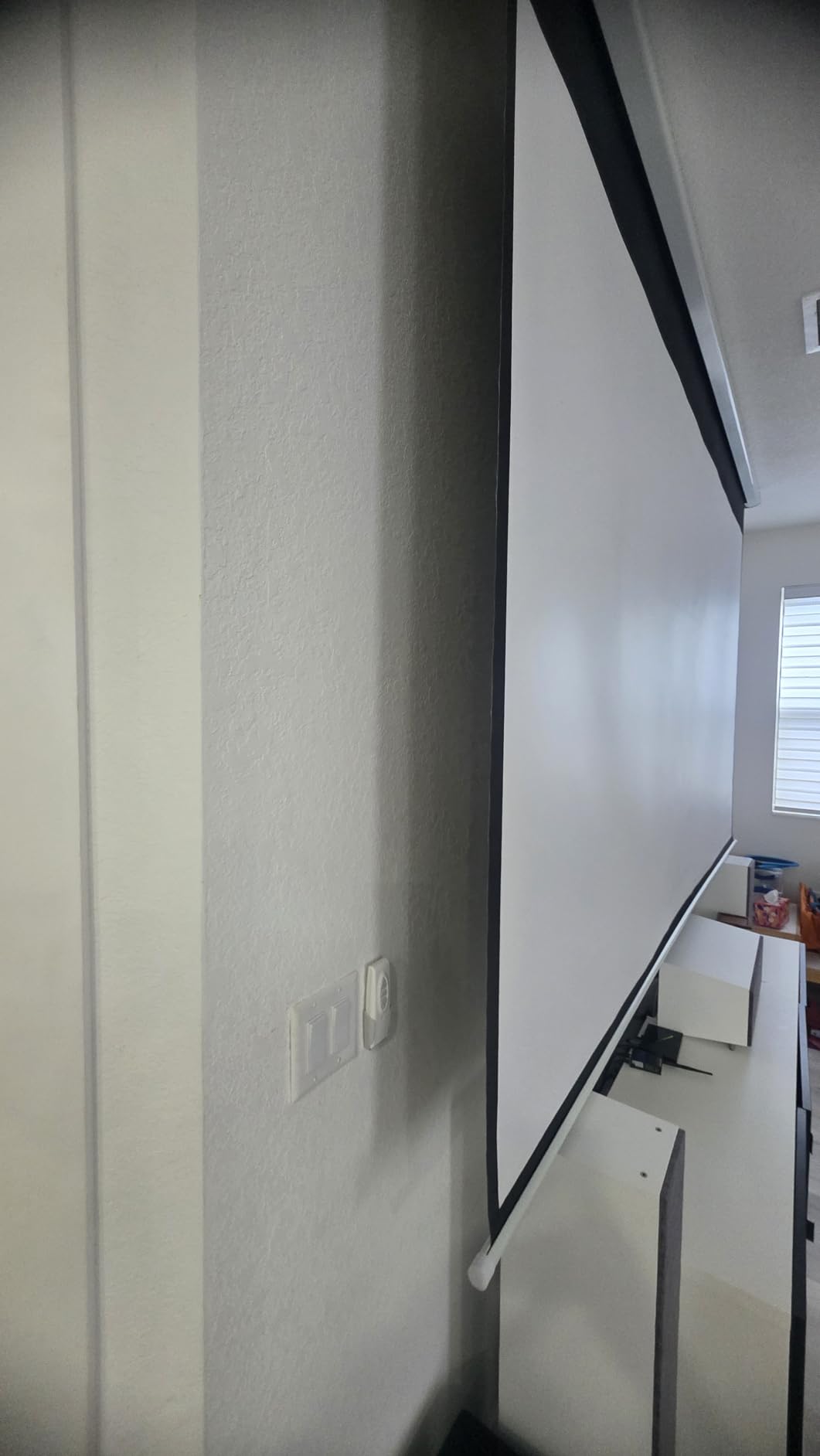 ALR/CLR Motorized Floor Rising Projector Screen for UST Projectors 100